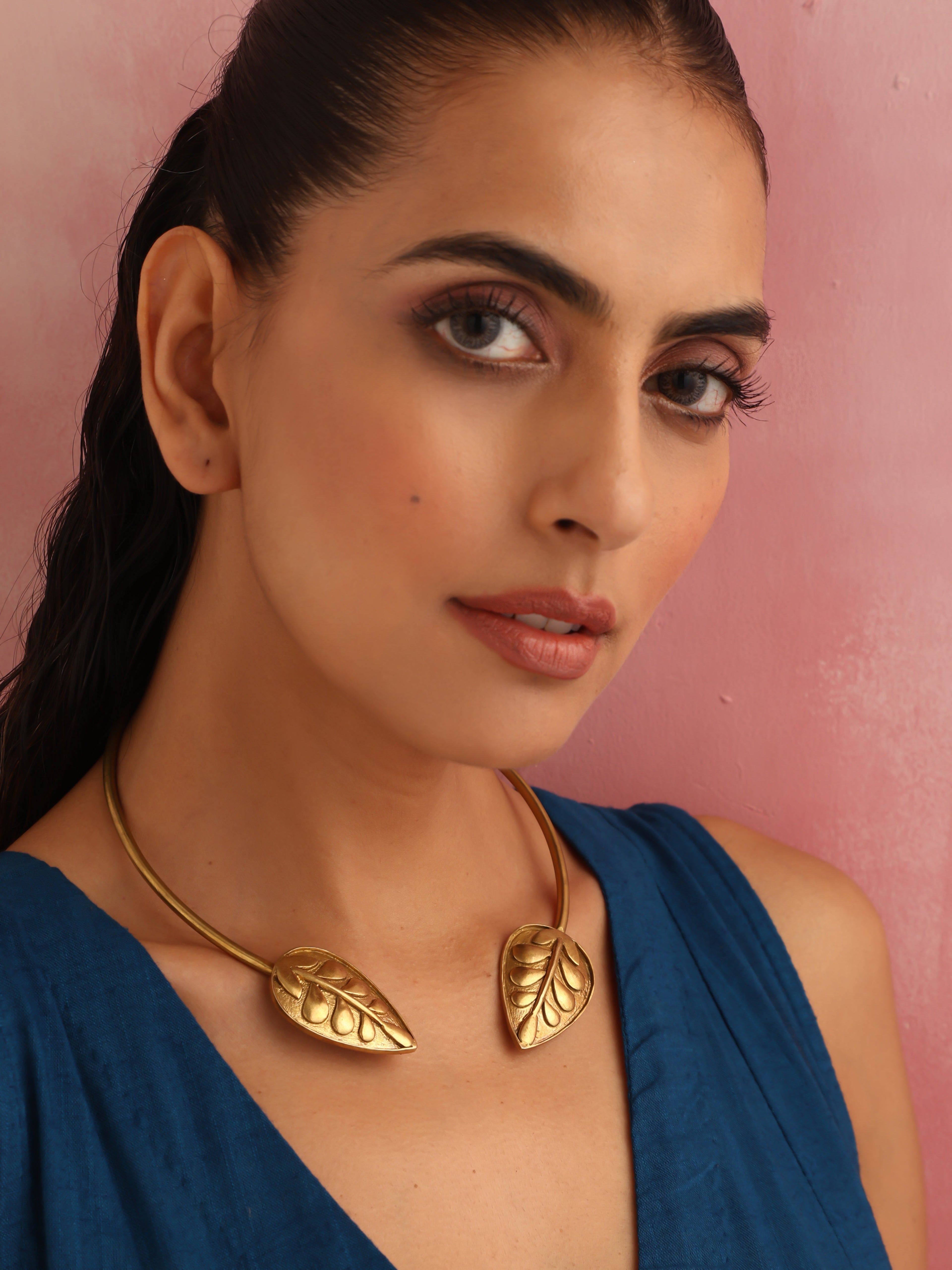 trueBrowns Brass Leaf Contemporary choker | Grocsy