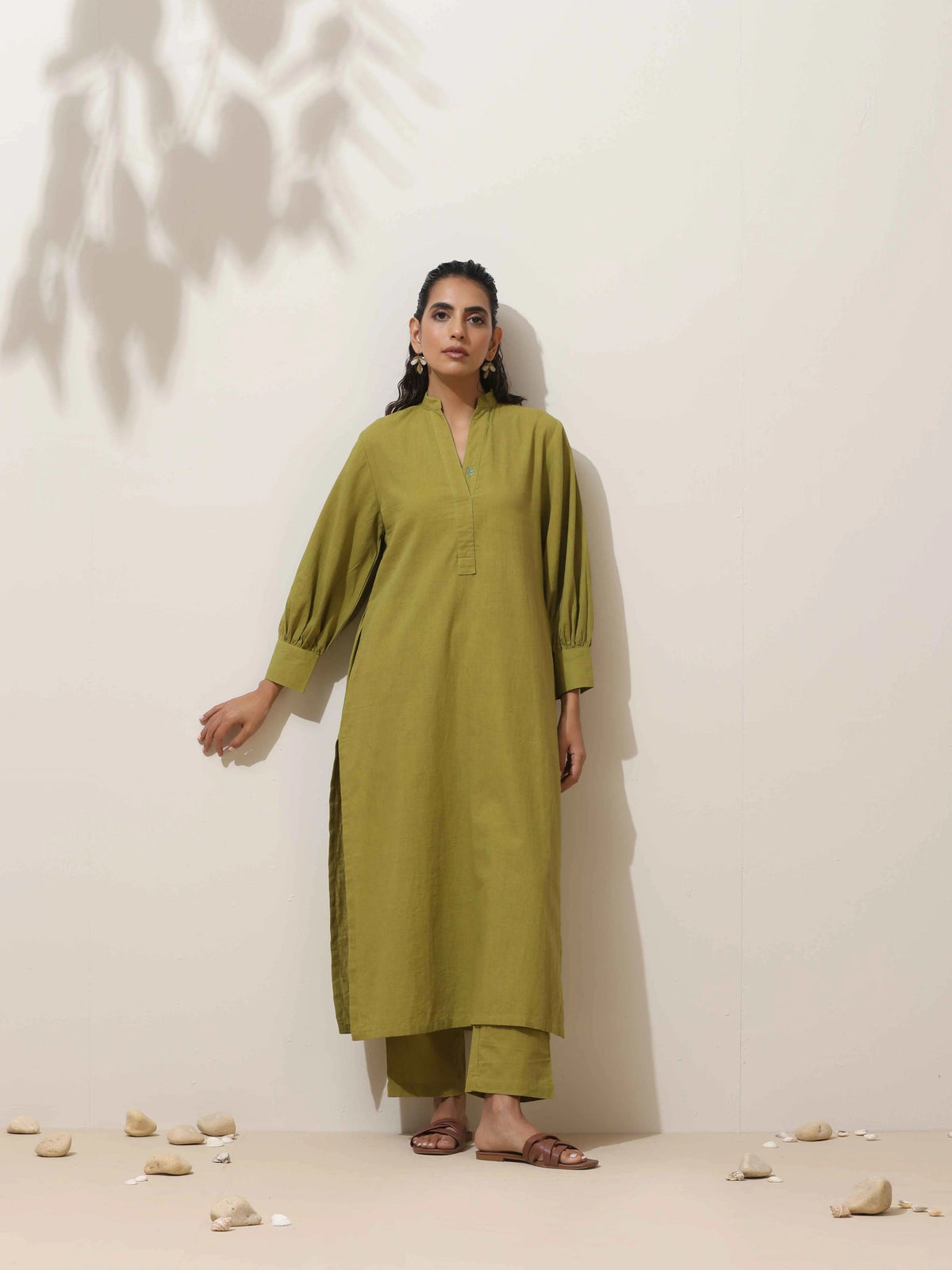 trueBrowns Pear Green Cotton Linen Kurta Pant Set | Grocsy