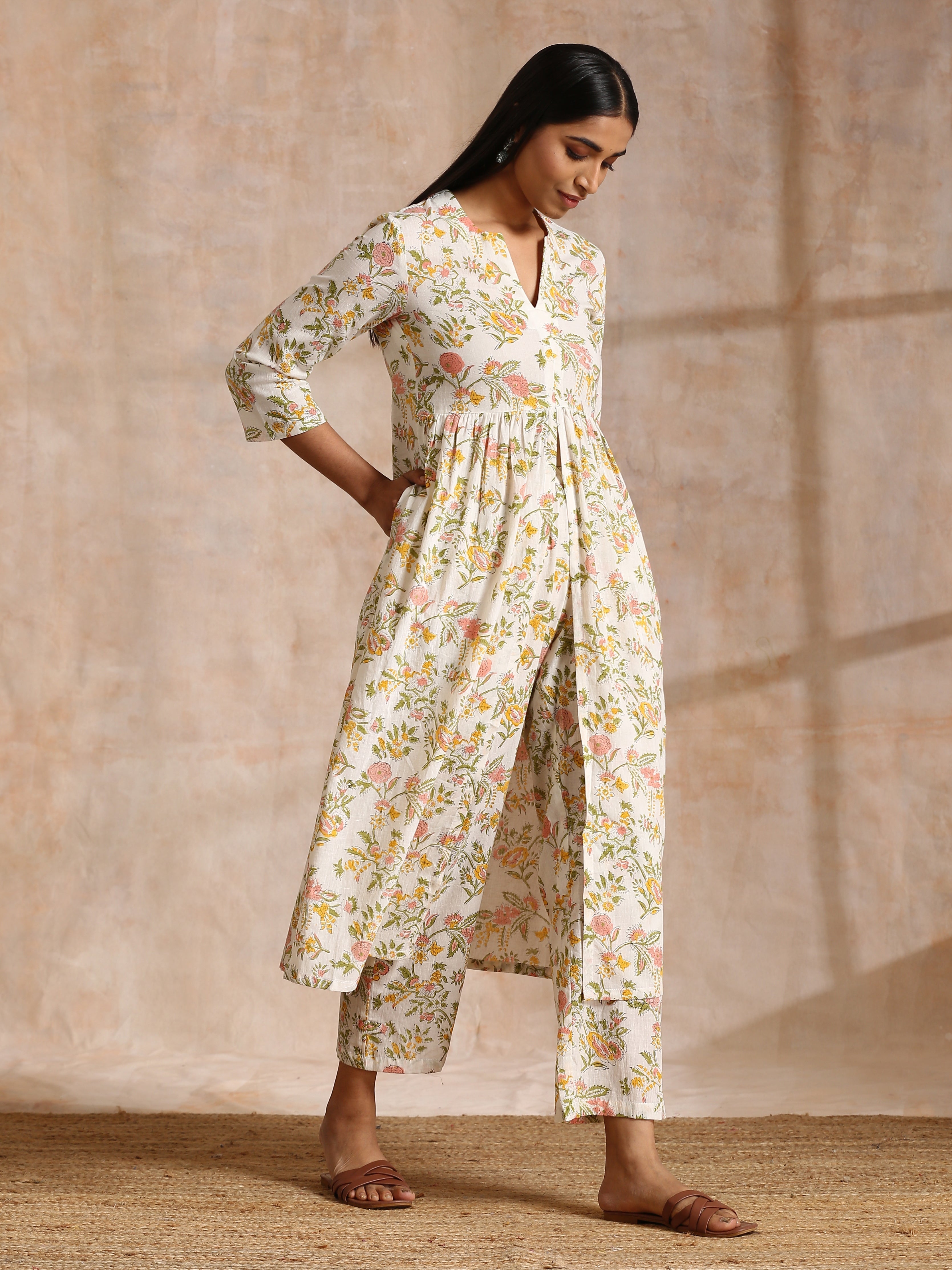 trueBrowns White Multi Color Overall Block Print Cotton Kurta Pant Set | Grocsy
