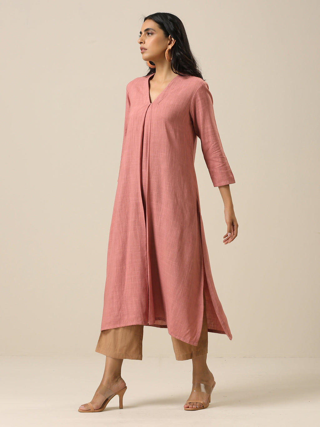 trueBrowns Light Mauve Slub Texture Neck Pleat Kurta Pant Set | Grocsy