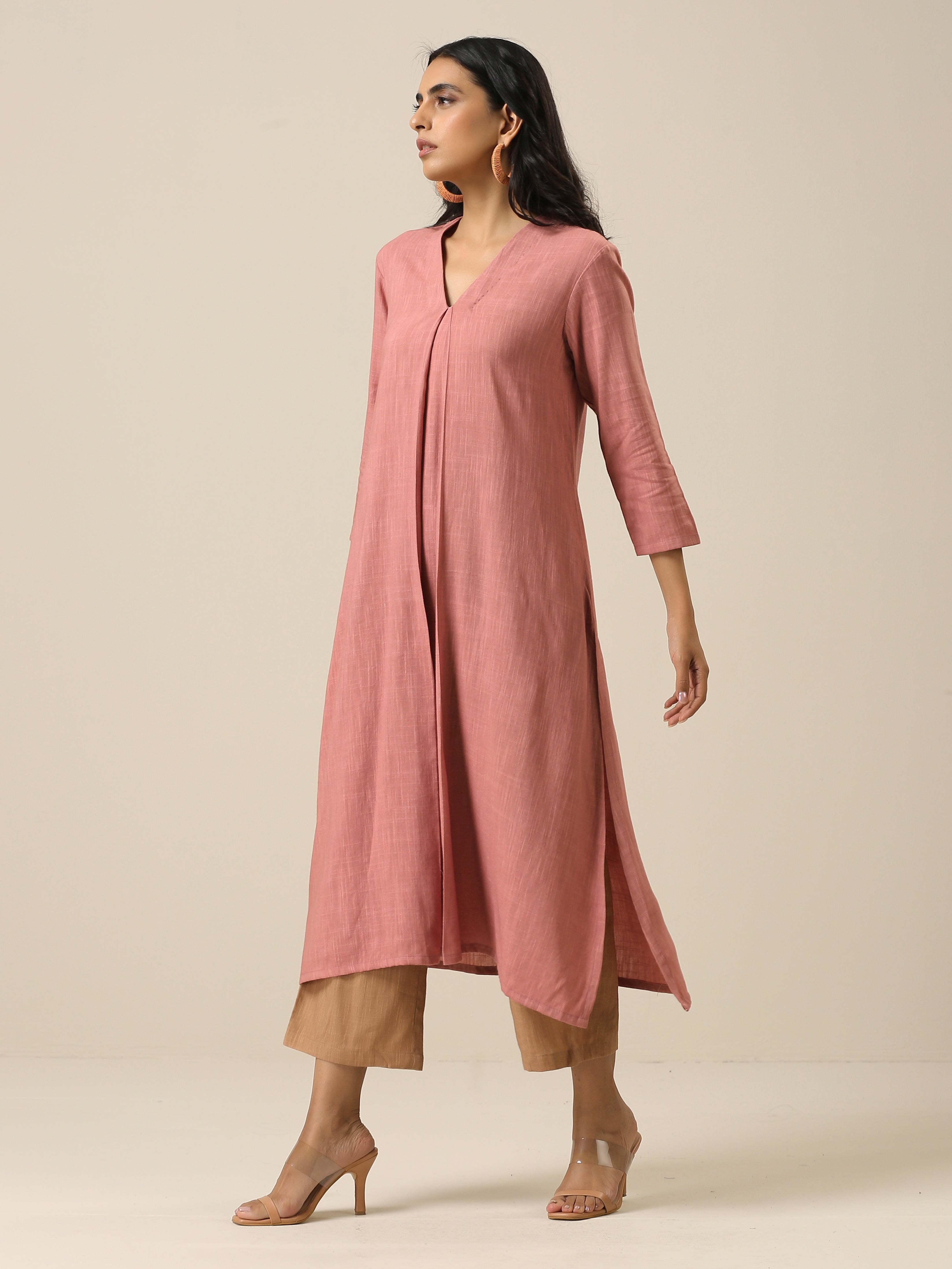 trueBrowns Light Mauve Slub Texture Neck Pleat Kurta Pant Set | Grocsy