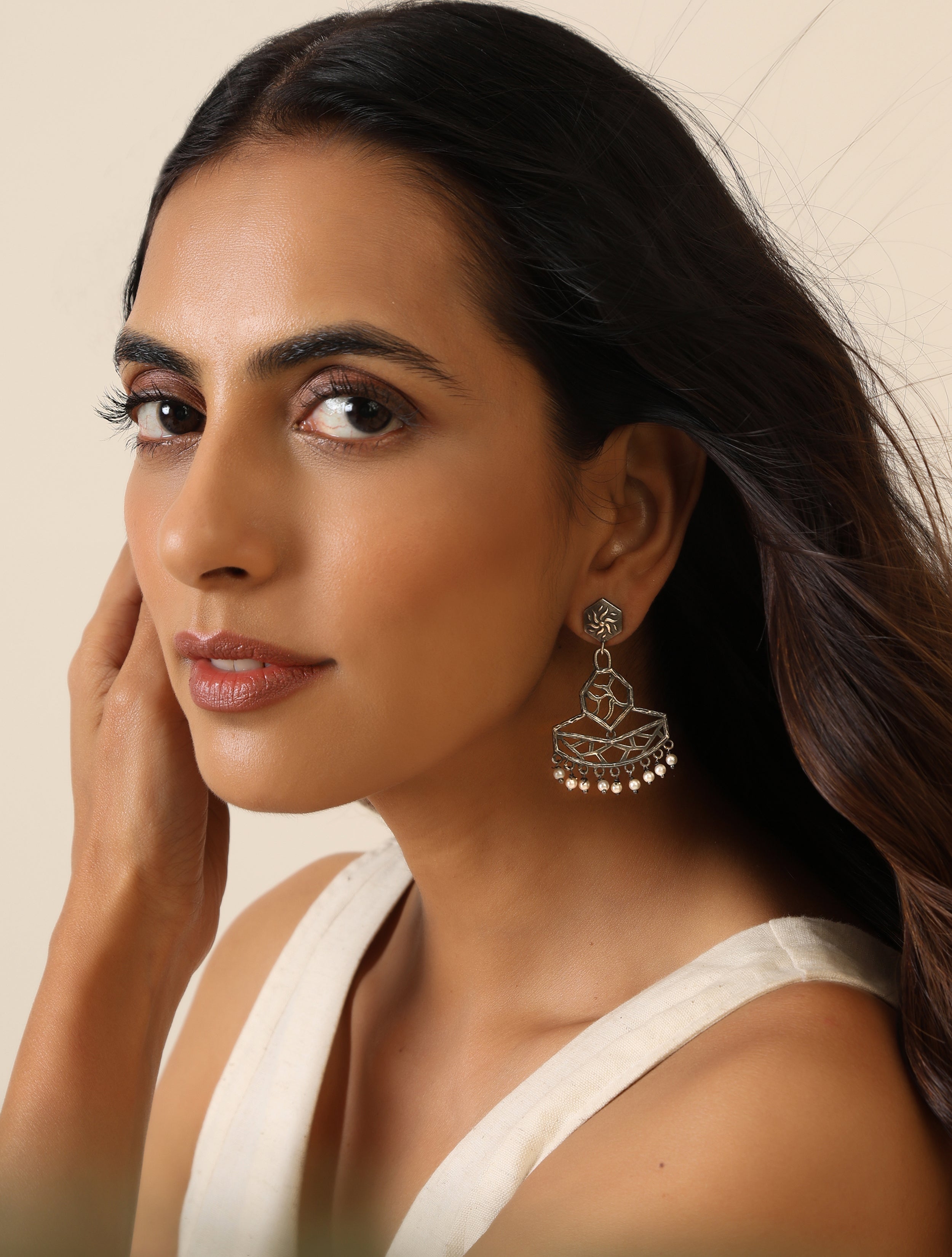 trueBrowns Silver Jaali Earrings | Grocsy