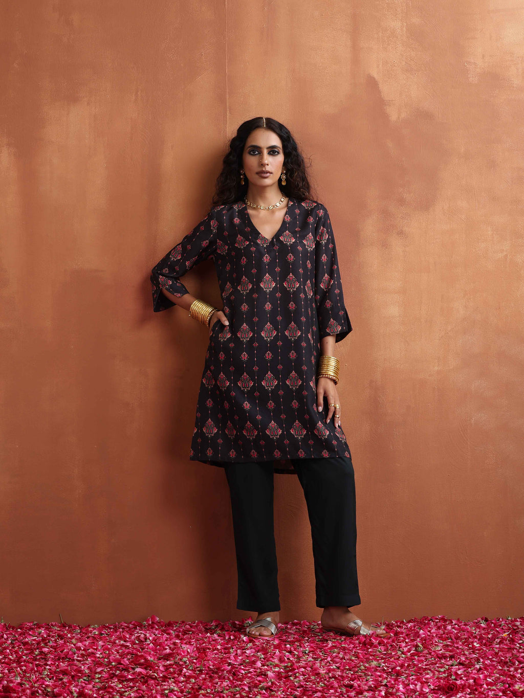 trueBrowns Black Print Kurta Co-ord Set | Grocsy