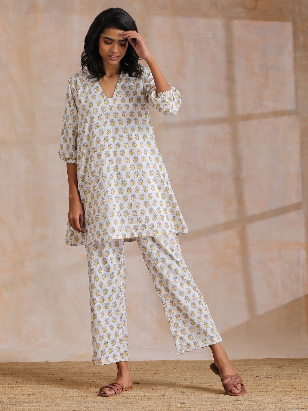 trueBrowns Multi Color Floral Booti Print Cotton V-Square Neck Co-Ord Set | Grocsy