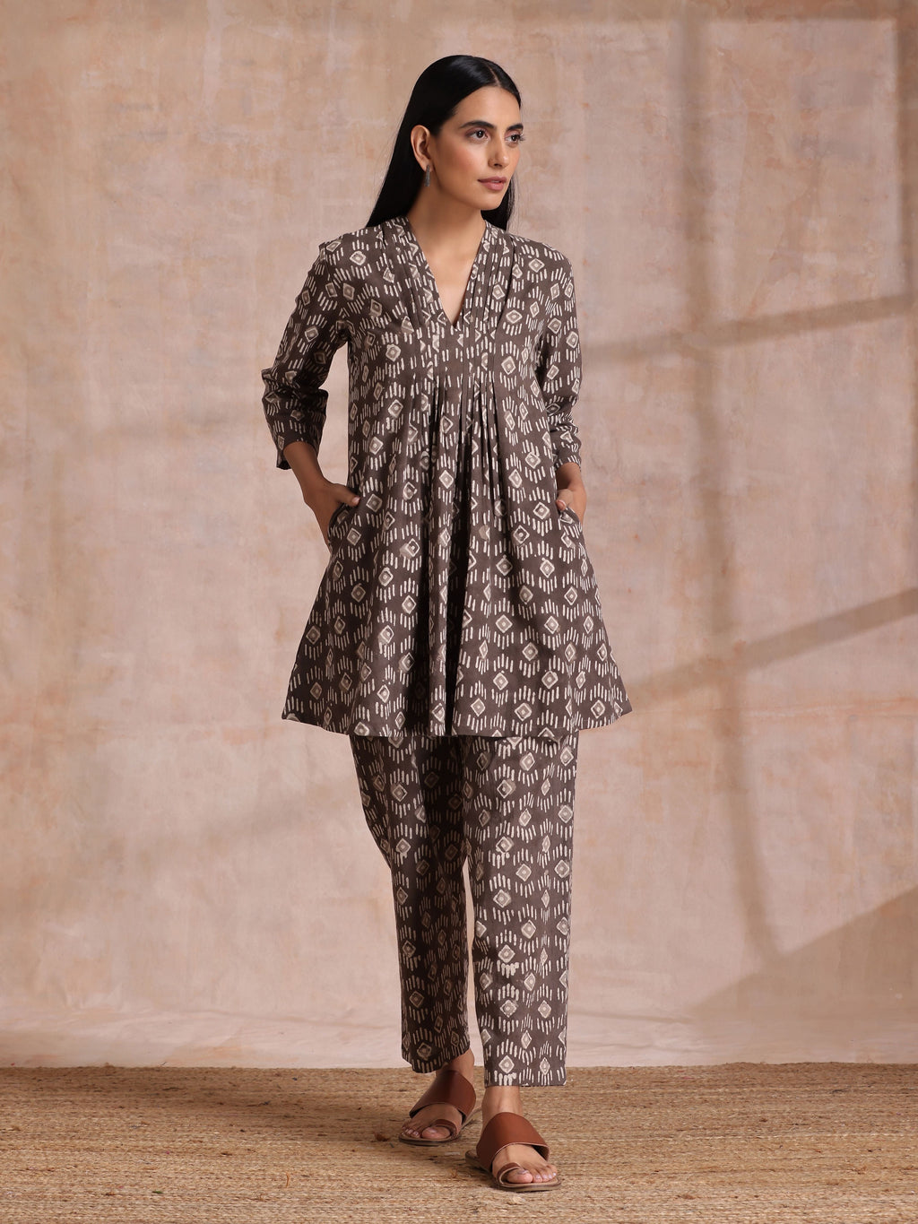 trueBrowns Clay Dabu Geometric Print Cotton Pleated Co-Ord Set | Grocsy