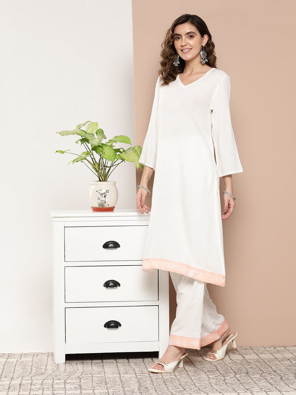 InWeave Women's Cream Straight Kurta Set W Peach White Print Organza Dupatta | Grocsy