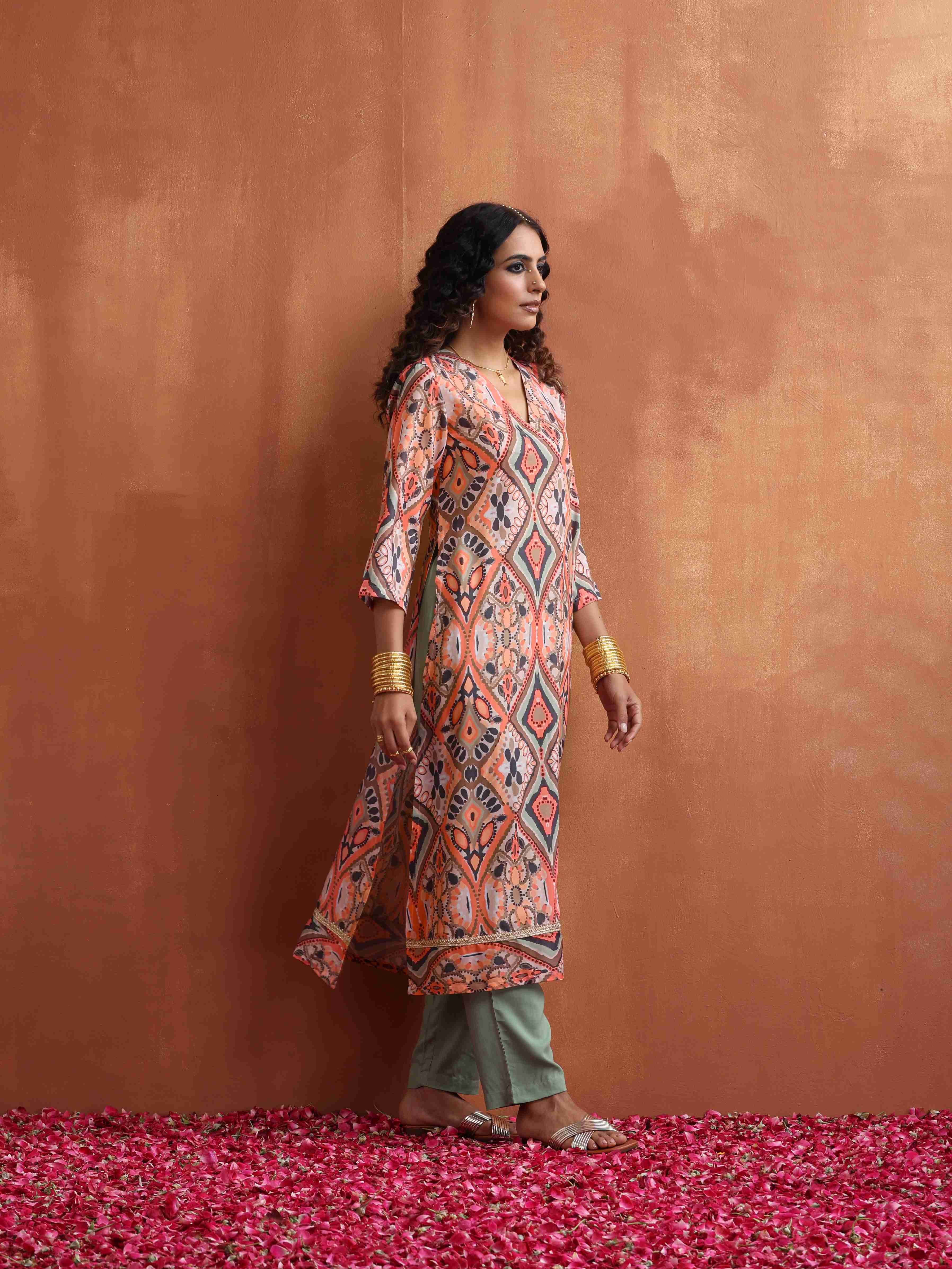 trueBrowns Beige Abstract Print Kurta Set | Grocsy