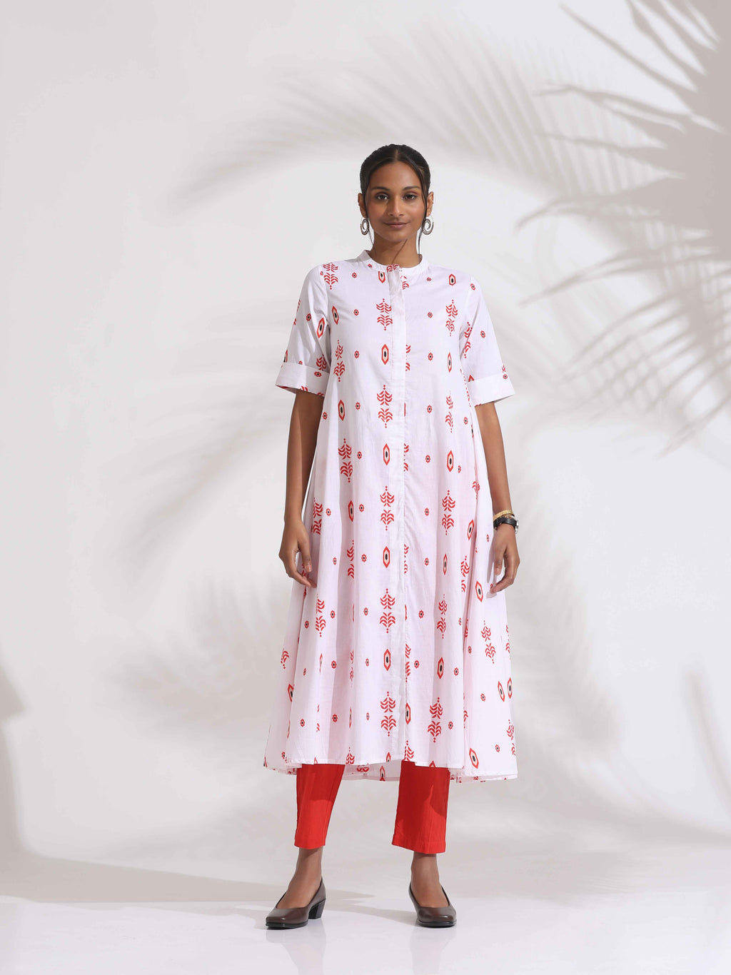 trueBrowns White Cotton Print Flared Kurta Set | Grocsy