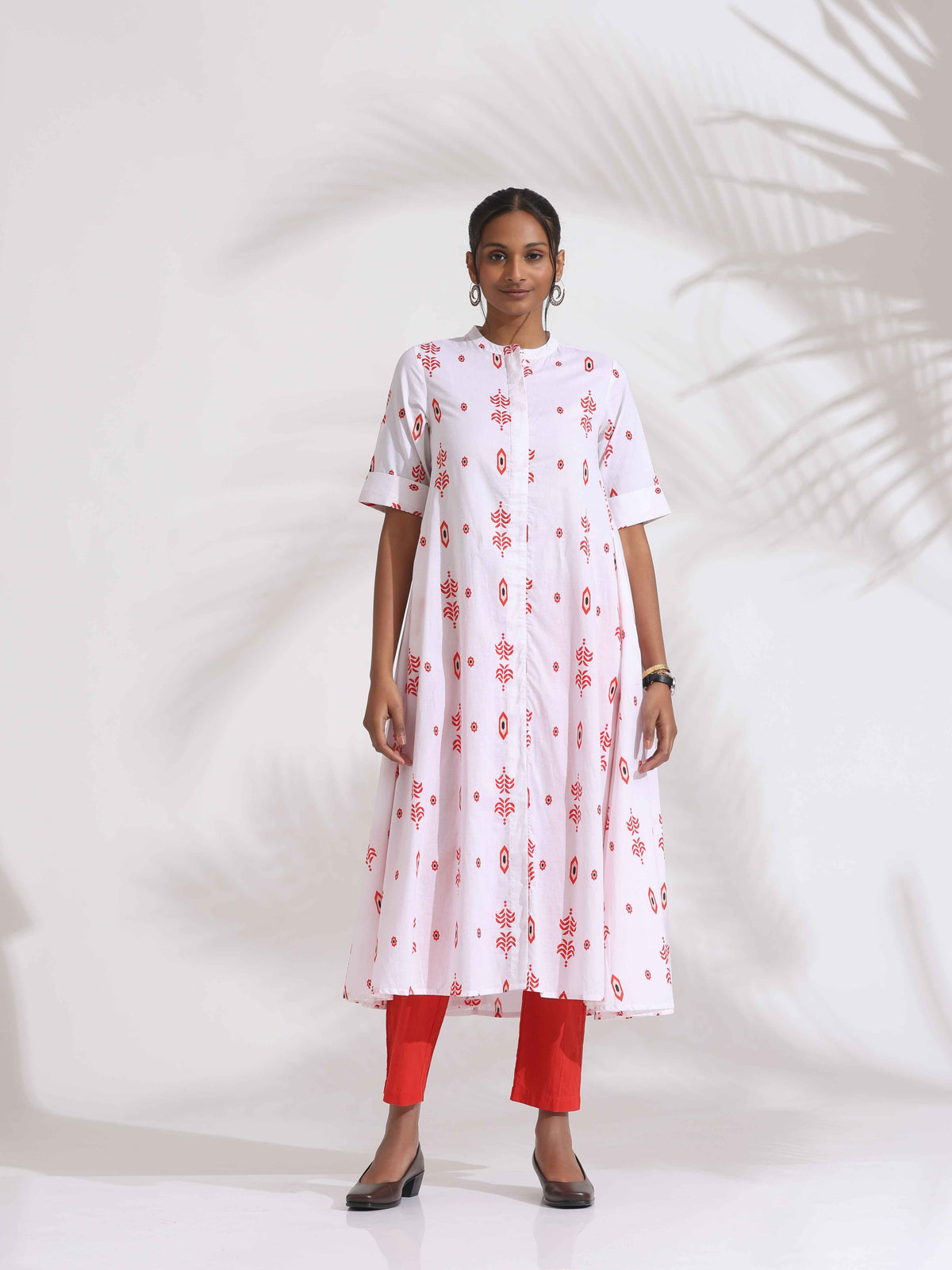 trueBrowns White Cotton Print Flared Kurta Set | Grocsy