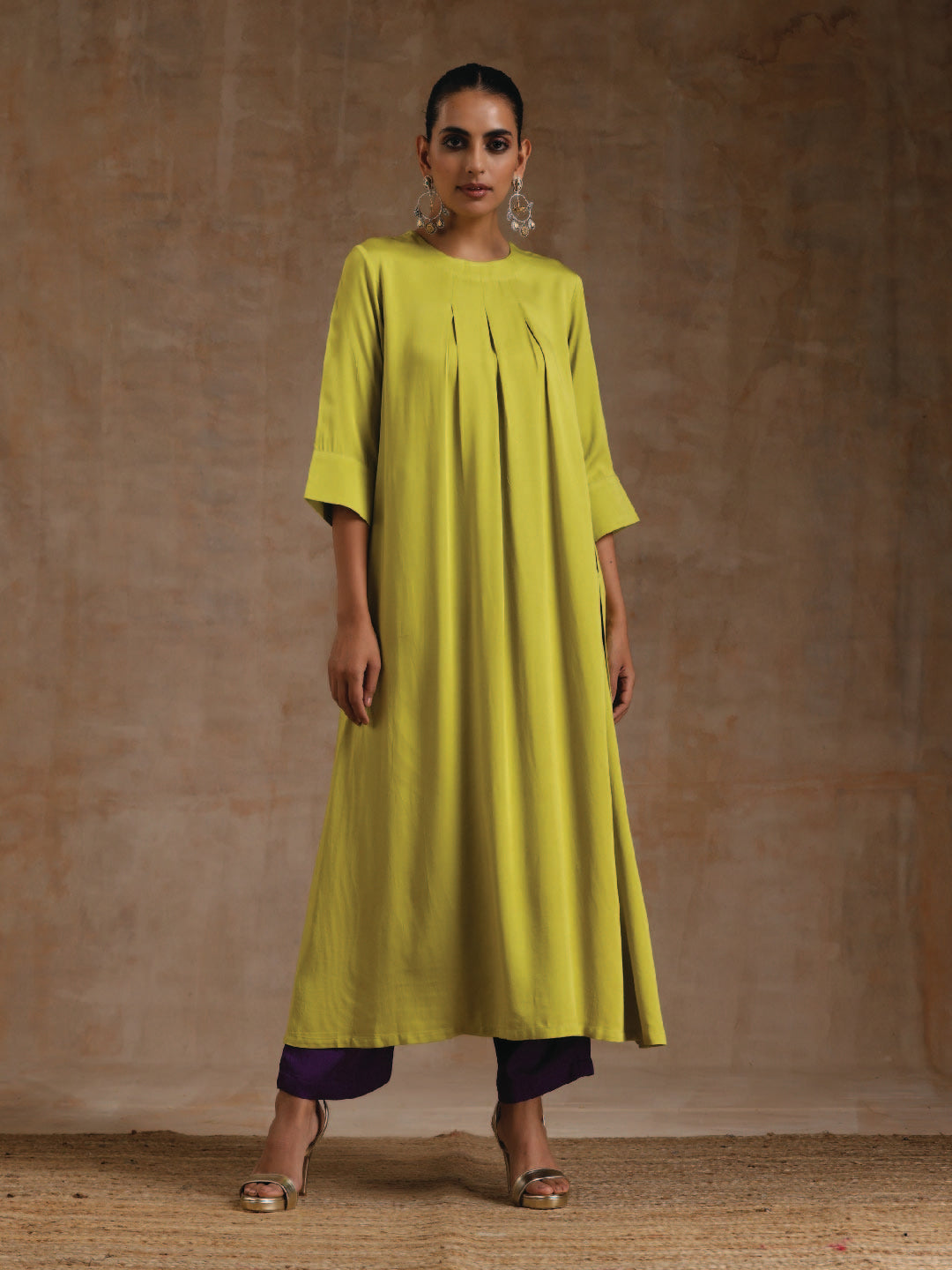 trueBrowns Lime Modal Satin Neck Pleat Kurta Set | Grocsy