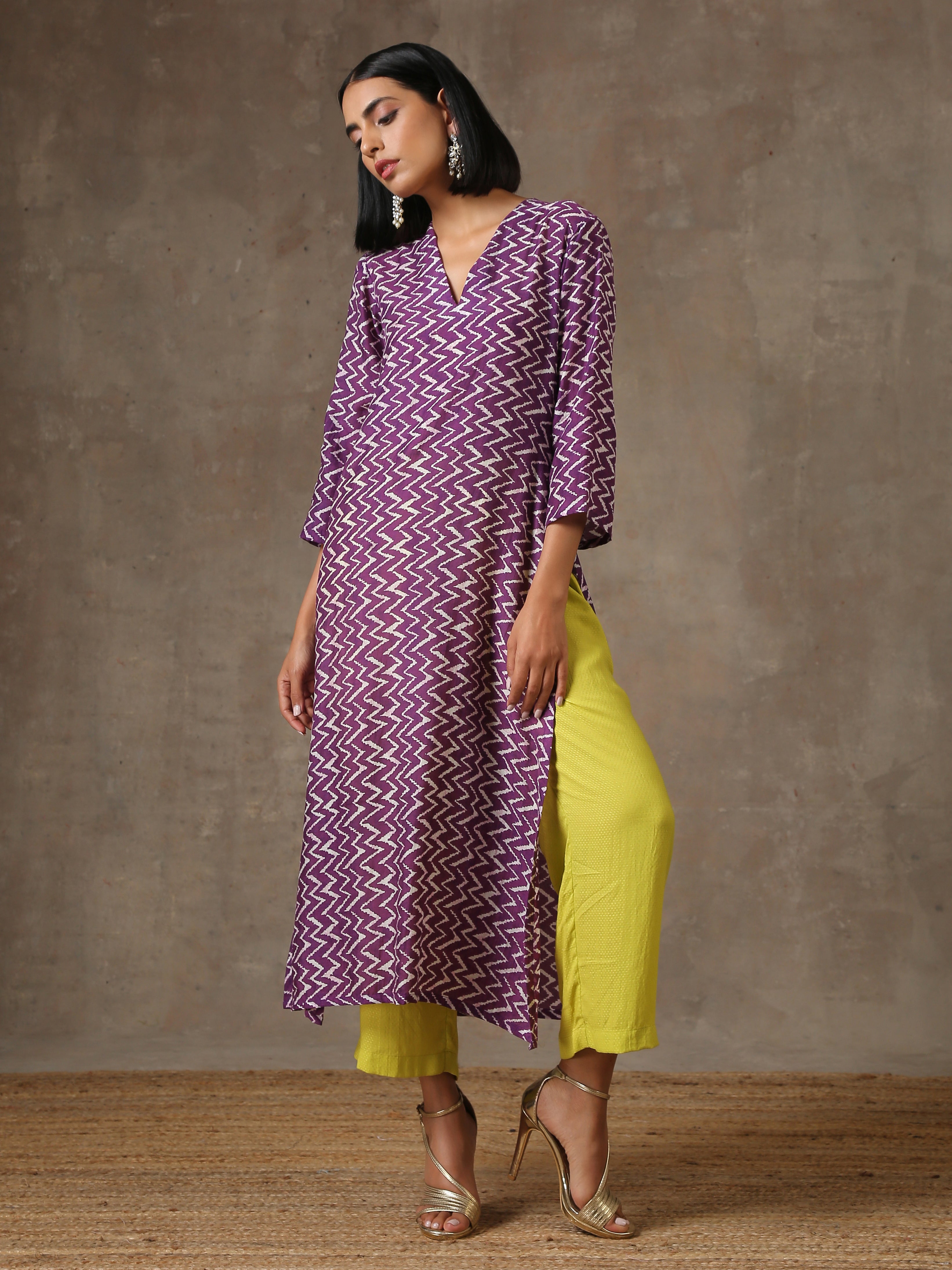 trueBrowns Purple White Lehariya Printed Silk kurta Pant Set | Grocsy