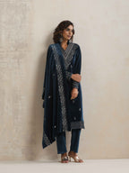 trueBrowns Blue Velvet Embroidered Kurta Pant Dupatta Set | Grocsy