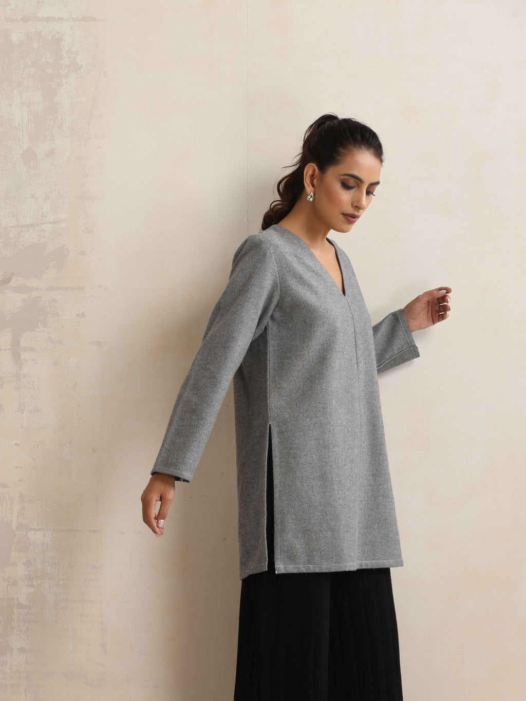 trueBrowns Grey Winter High Slit Top | Grocsy