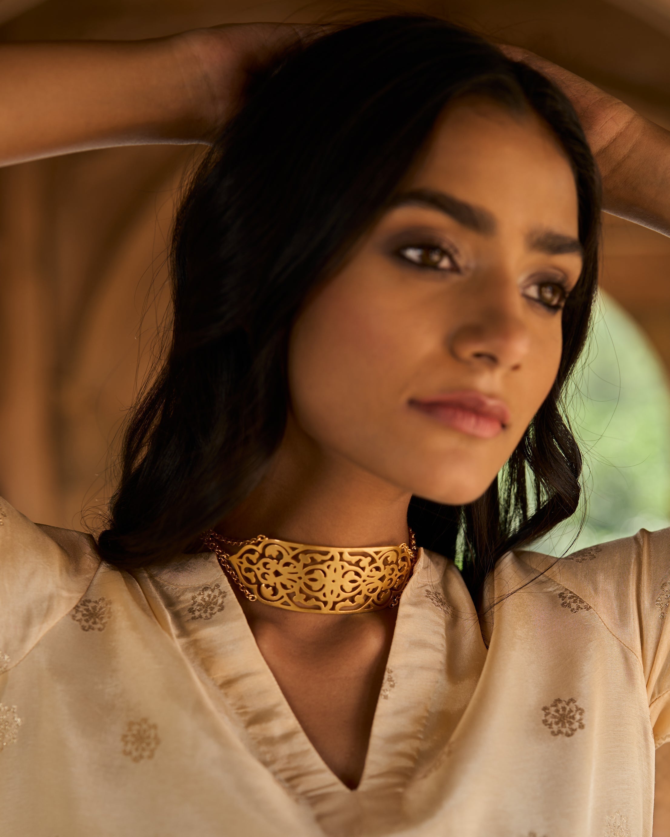 trueBrowns Gold-Polished Choker | Grocsy