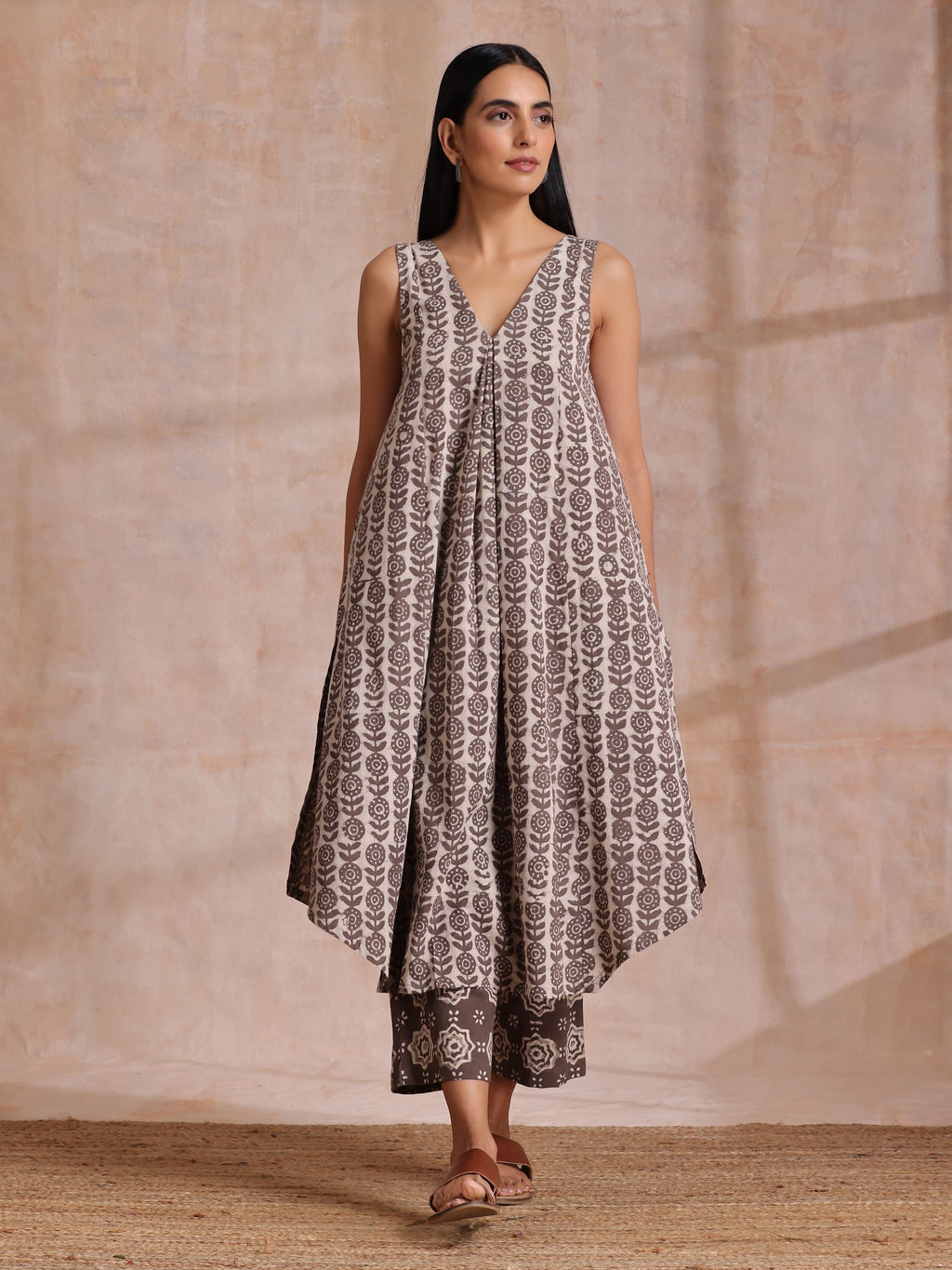 trueBrowns Clay Dabu Buta Print Cotton Sleeveless Flared Kurta Pant Set | Grocsy