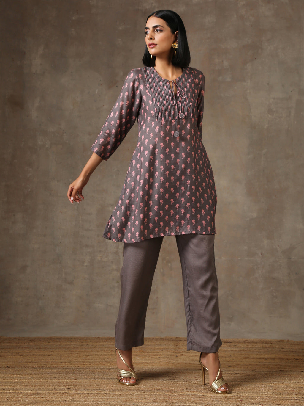 trueBrowns Grey Pink Floral Printed Silk Co-Ord Set | Grocsy