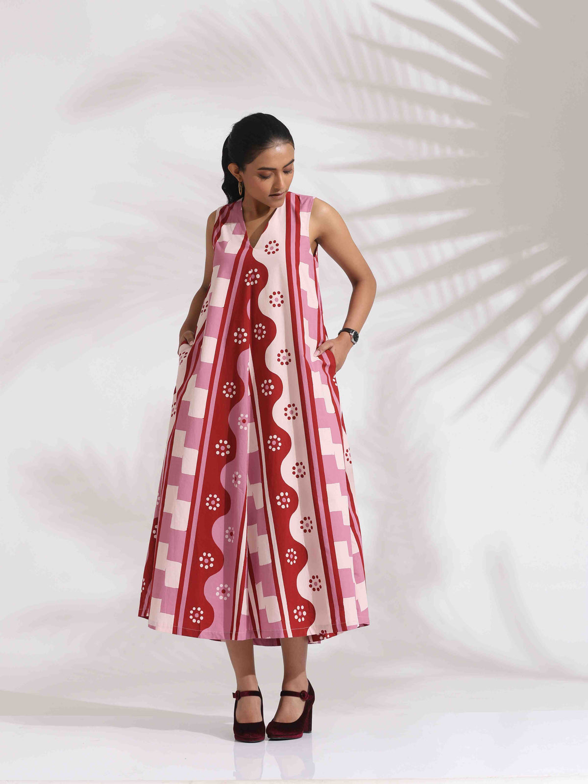 trueBrowns Pink Cotton Abstract Print Dress | Grocsy