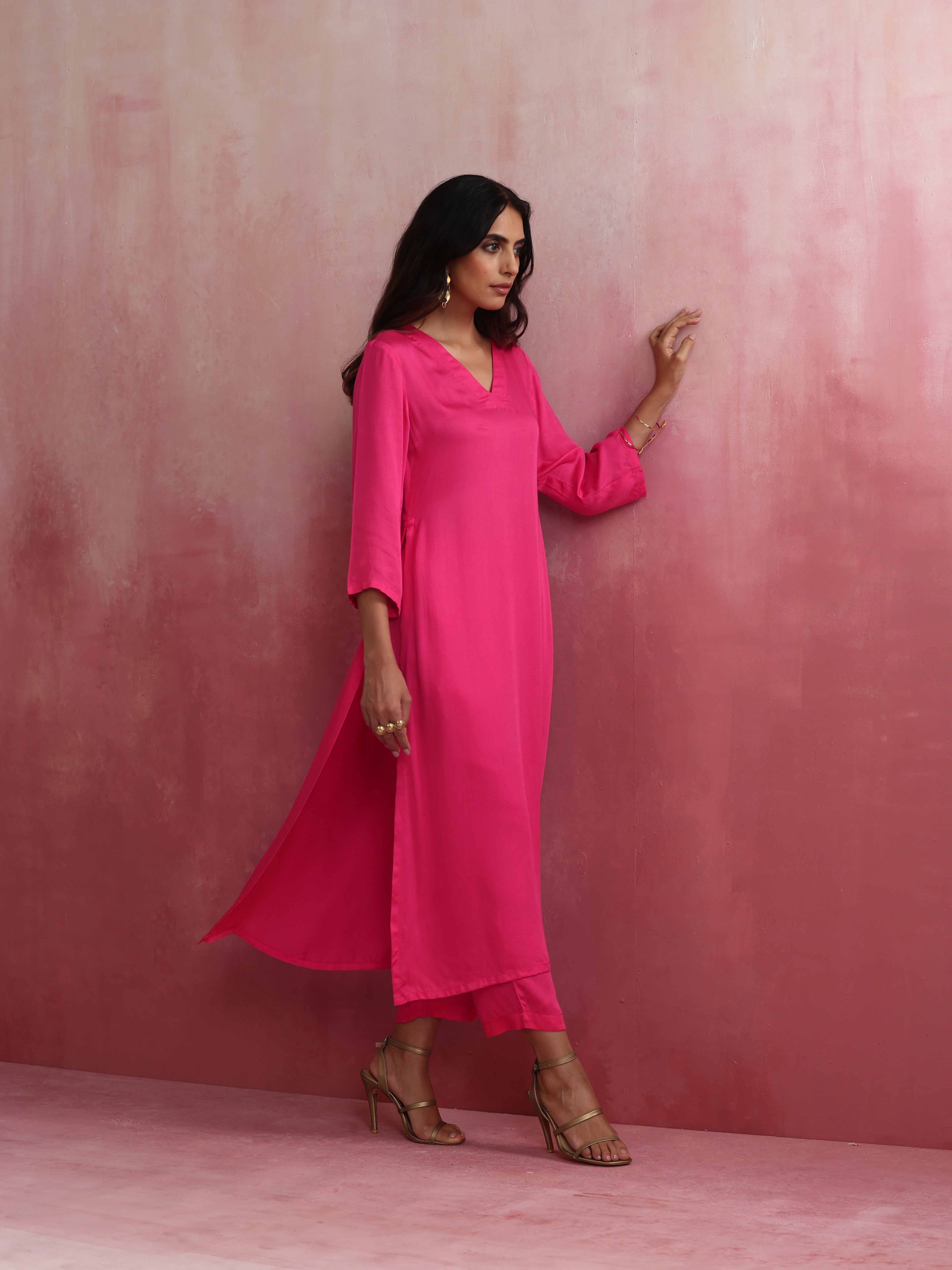 trueBrowns Pink Modal High Slit Kurta Set | Grocsy