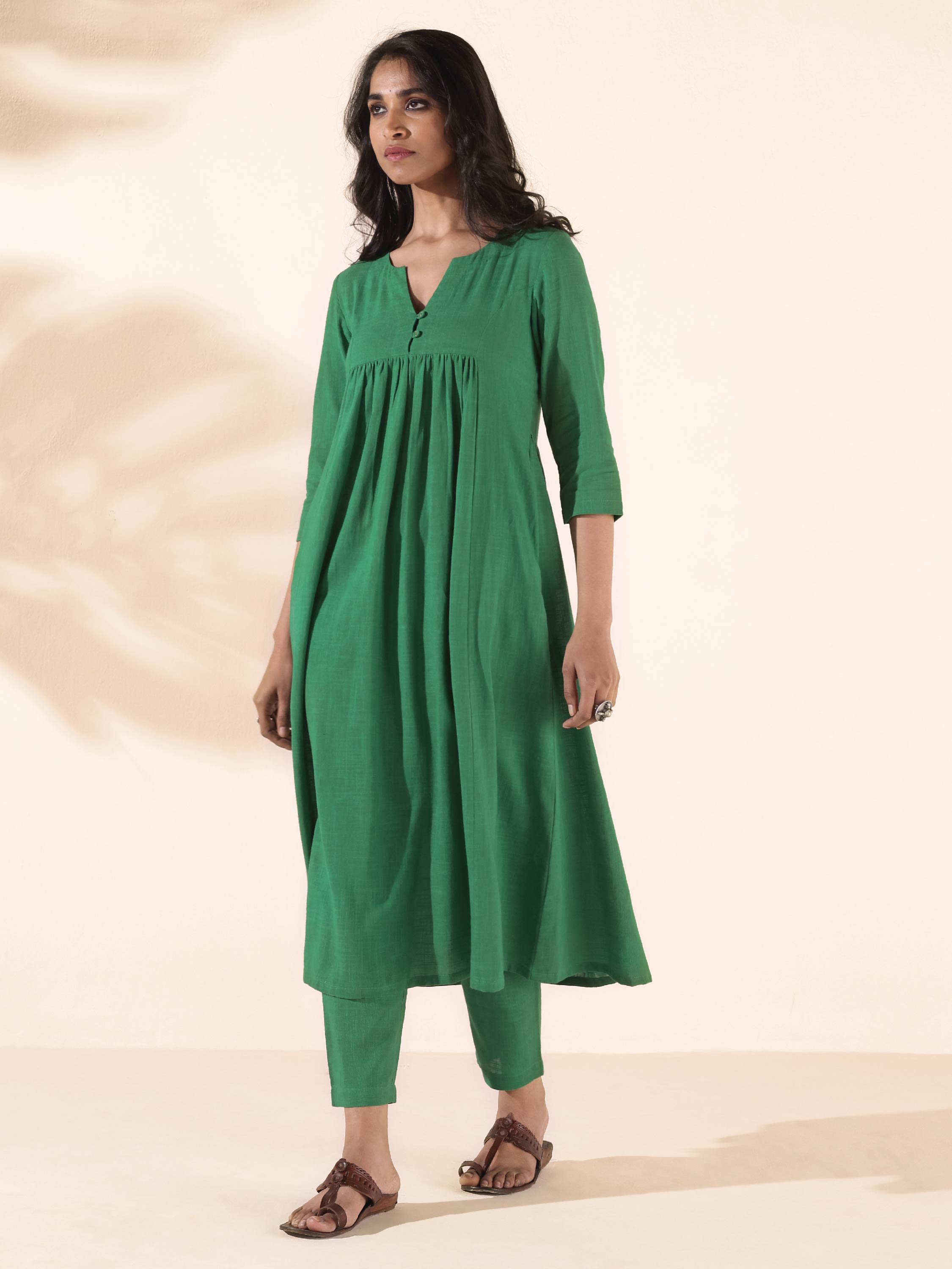 trueBrowns Green Cotton Long Kurta Pant Set | Grocsy