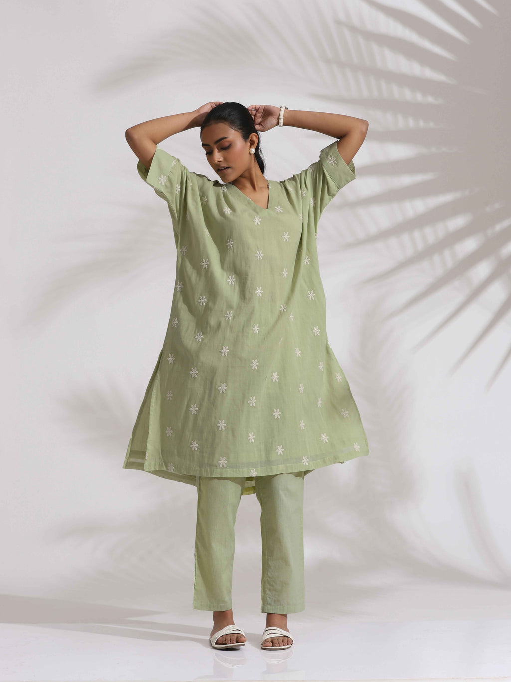 trueBrowns Green Cotton Floral Embroidered Kurta Co-ord Set | Grocsy