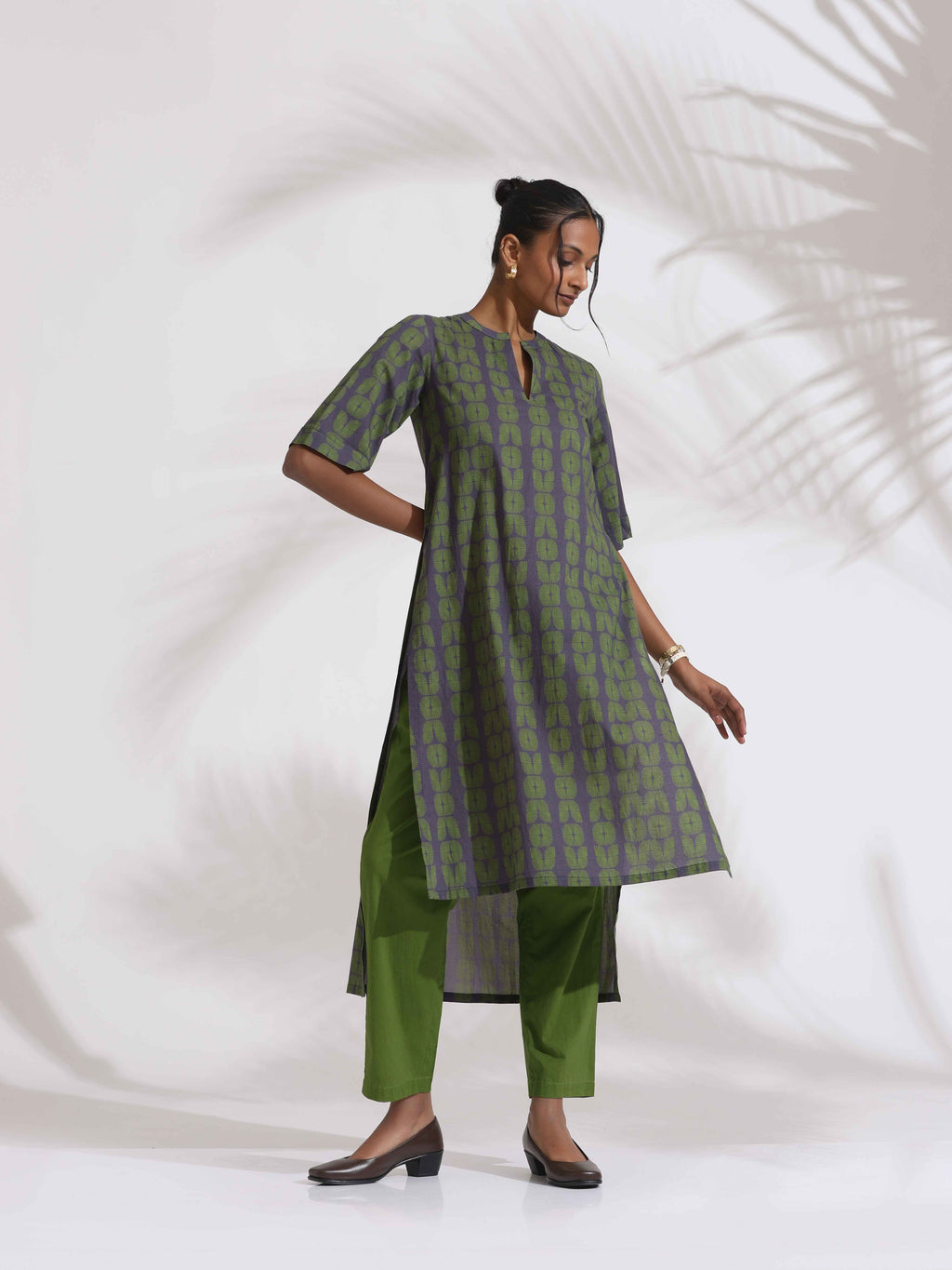 trueBrowns Grey Cotton Print Highlow Kurta Set | Grocsy