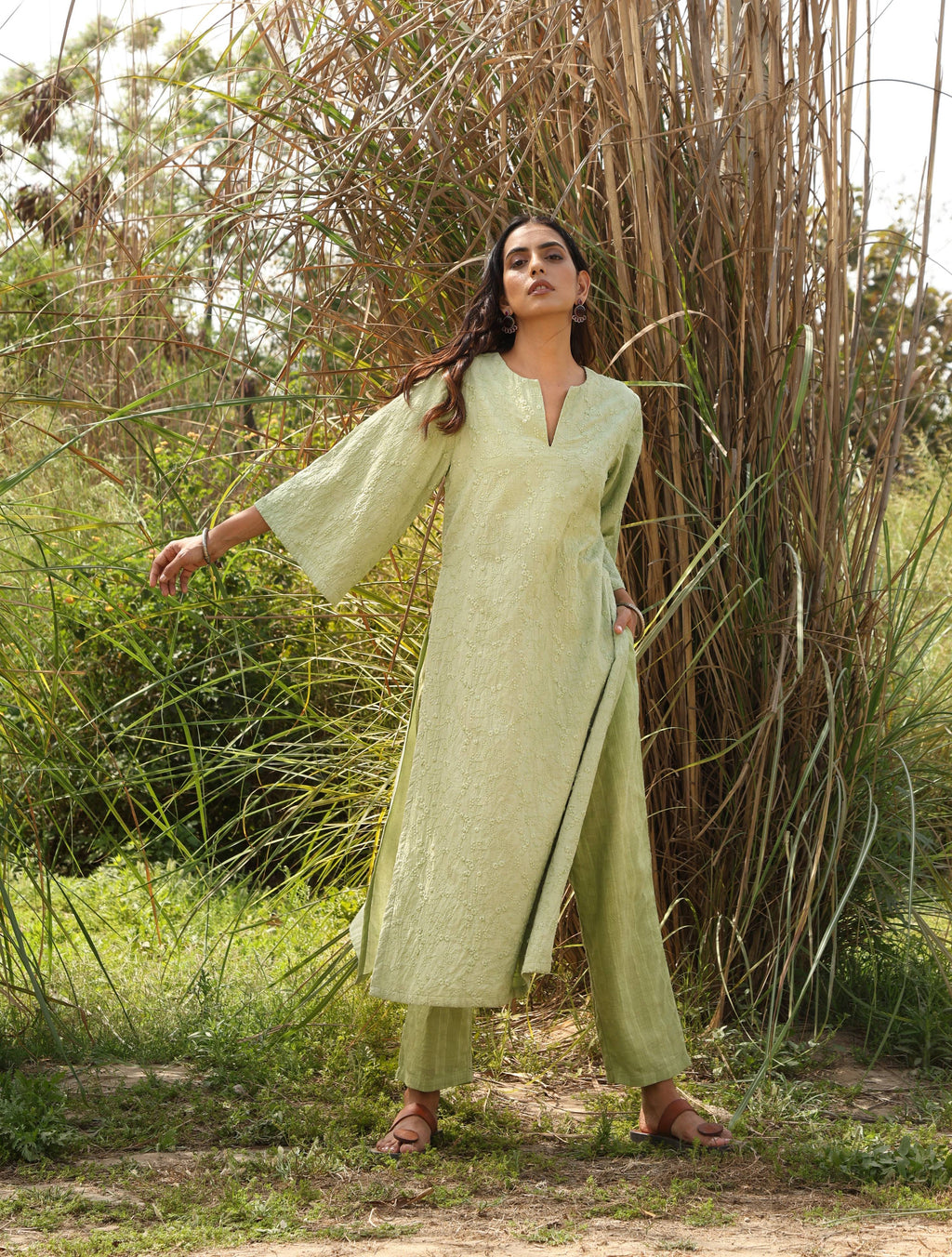 trueBrowns Green Cotton Embroidered Kurta Set | Grocsy