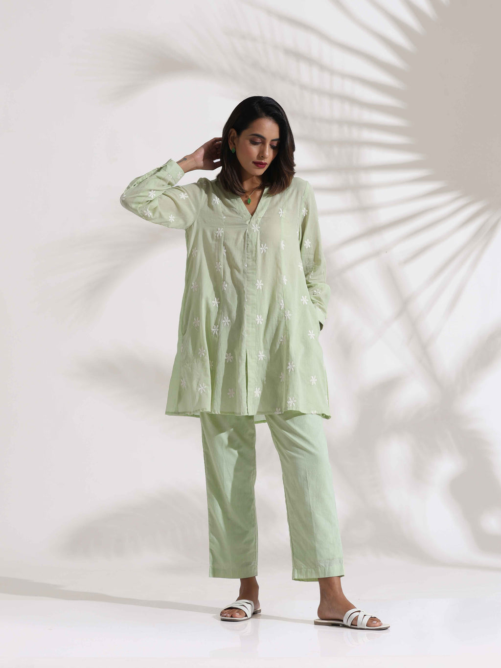 trueBrowns Green Cotton Floral Embroidered Co-ord Set | Grocsy