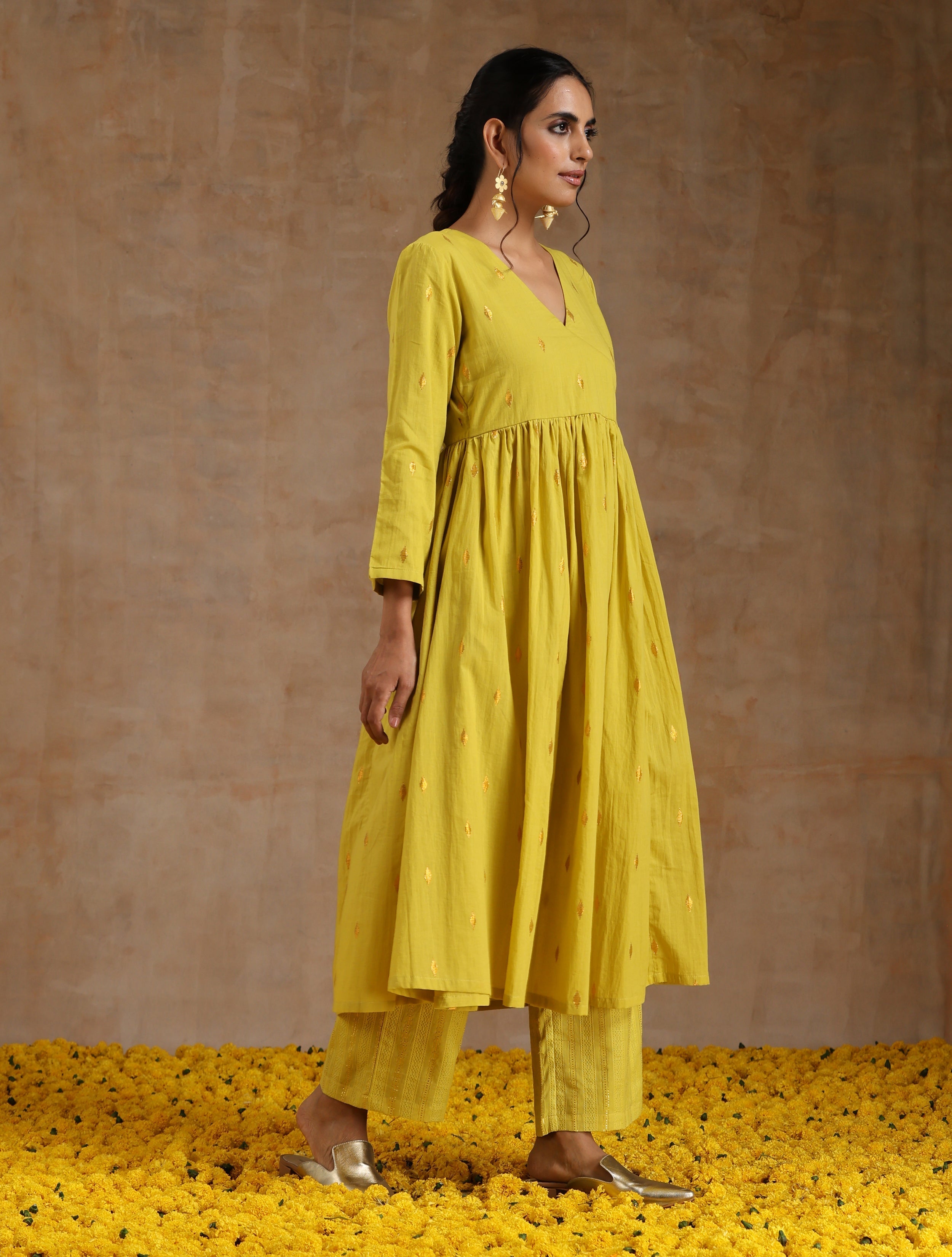 trueBrowns Lime Gold Cotton Kalidar Kurta Set | Grocsy