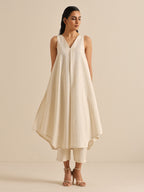 trueBrowns Off-White Sleeveless Kurta Pant Set | Grocsy