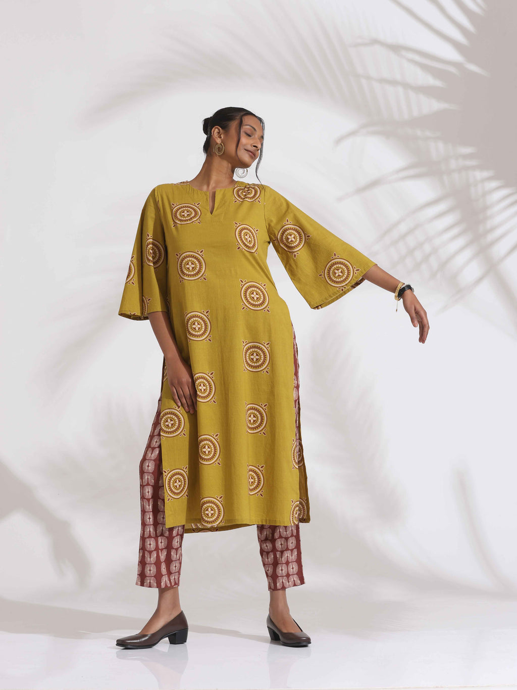 trueBrowns Green Cotton Print HighSlit Kurta Set | Grocsy