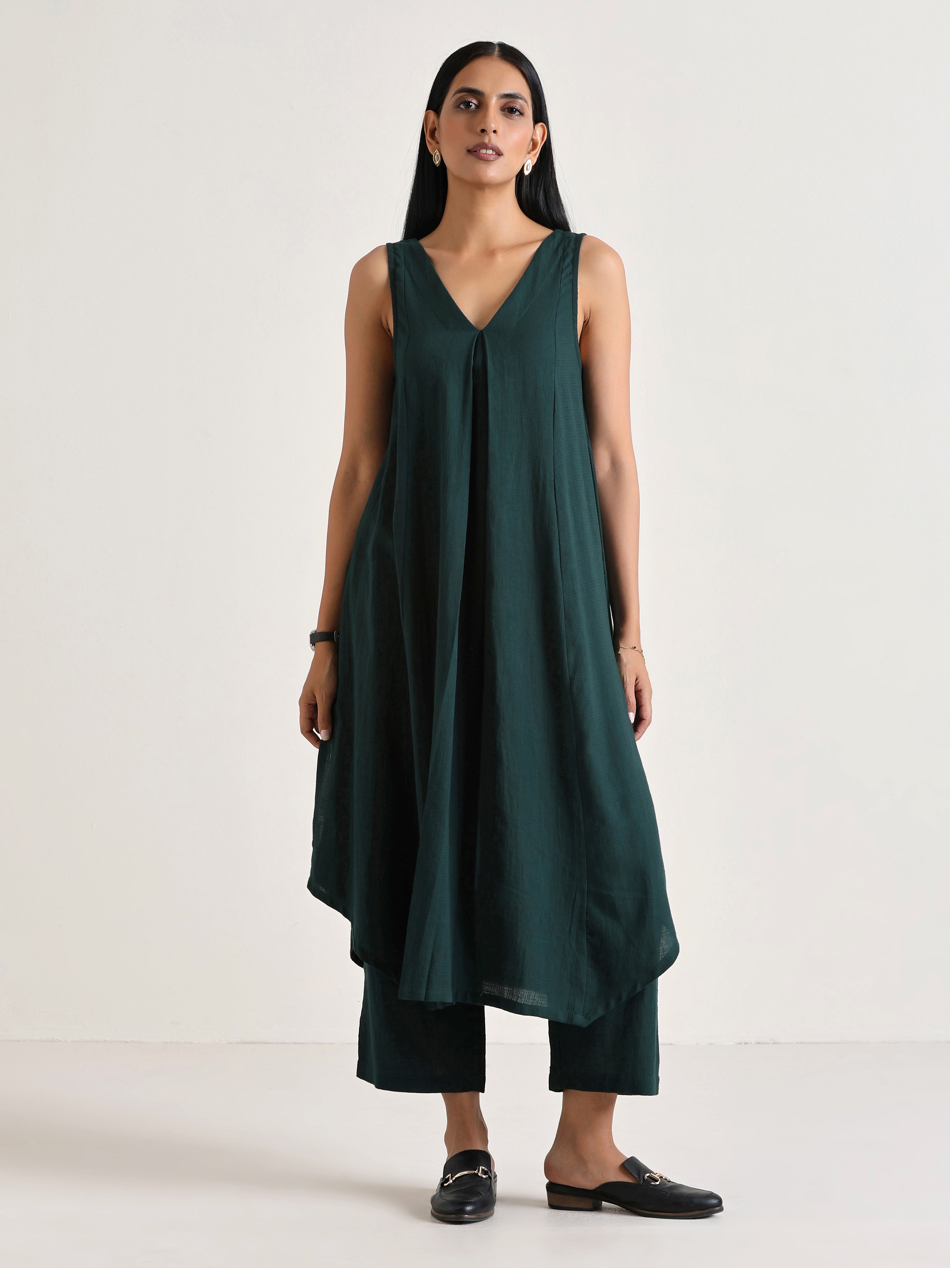 trueBrowns Dark Green Sleeveless Flared Kurta Pant Set | Grocsy