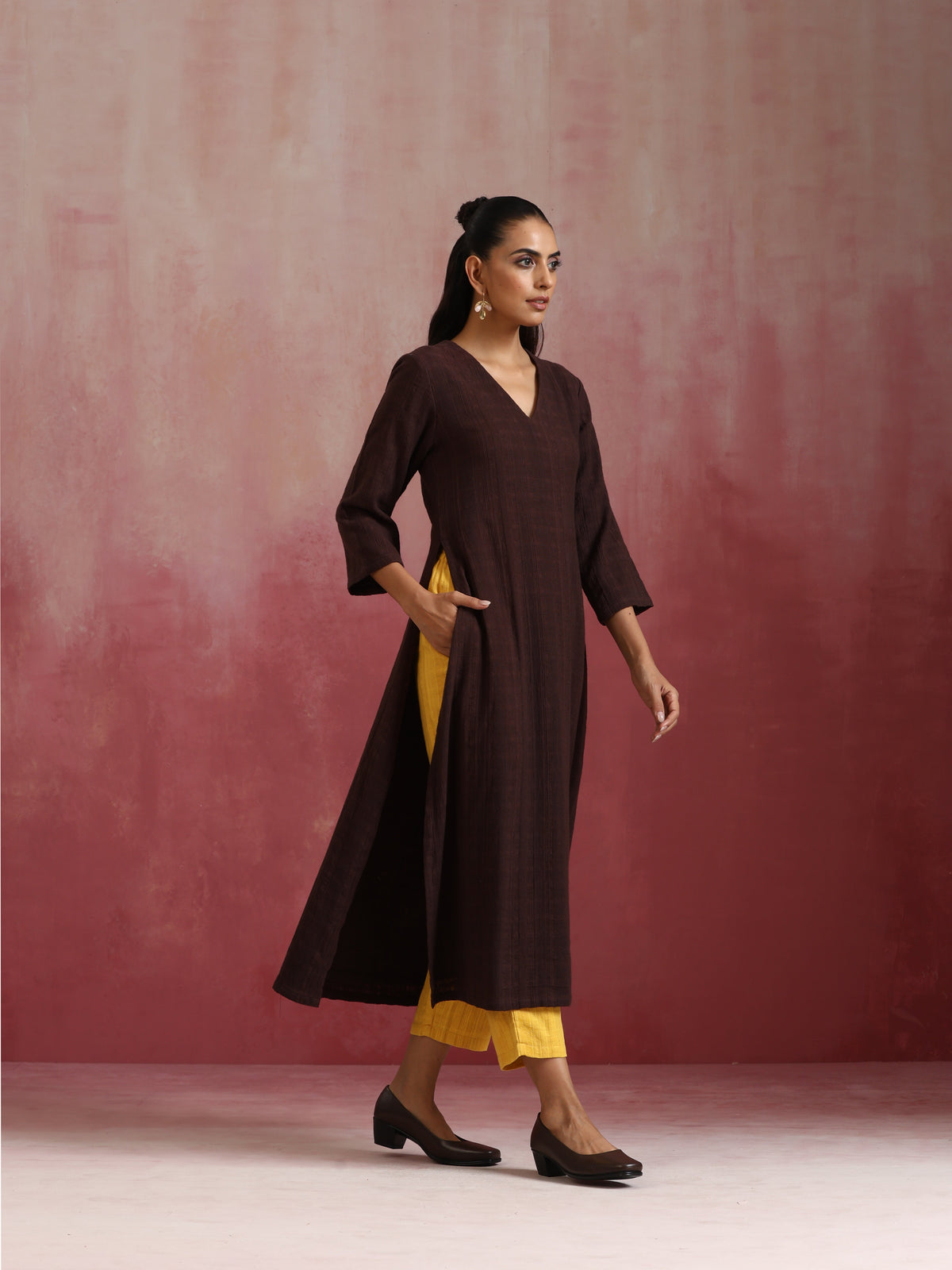 trueBrowns Cola Cotton Dobby Kurta Set | Grocsy