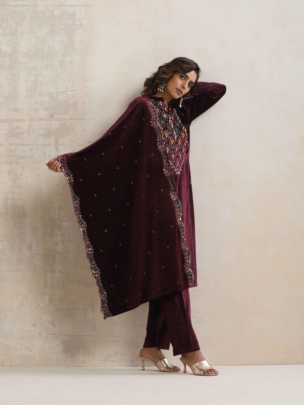 trueBrowns Purple Velvet Geometric Embroidered Kurta Pant Dupatta Set | Grocsy