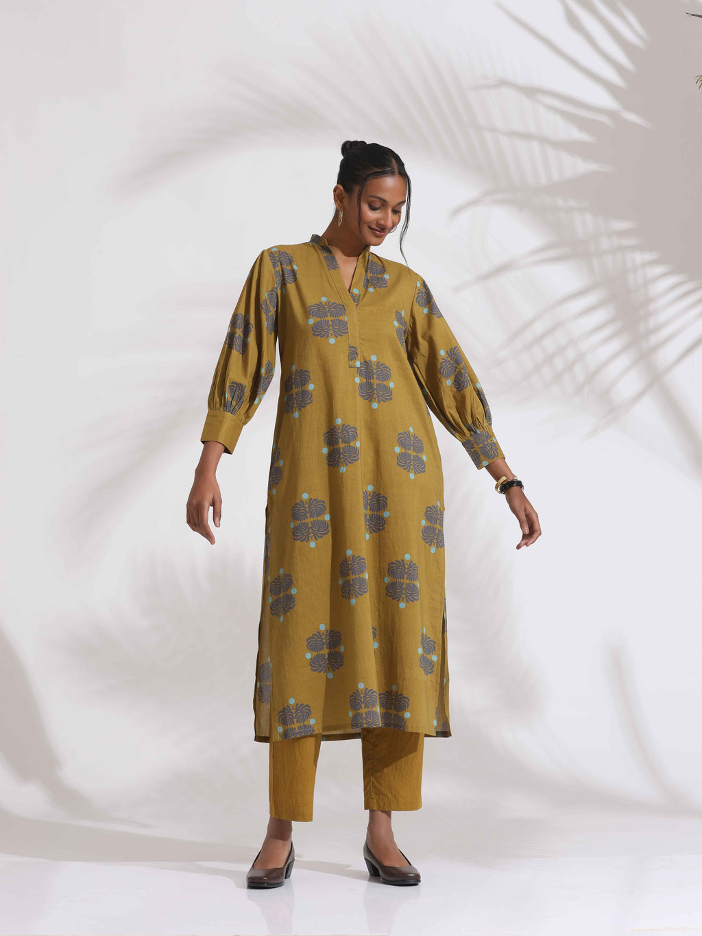 trueBrowns Green Cotton Print Straight Kurta Set | Grocsy