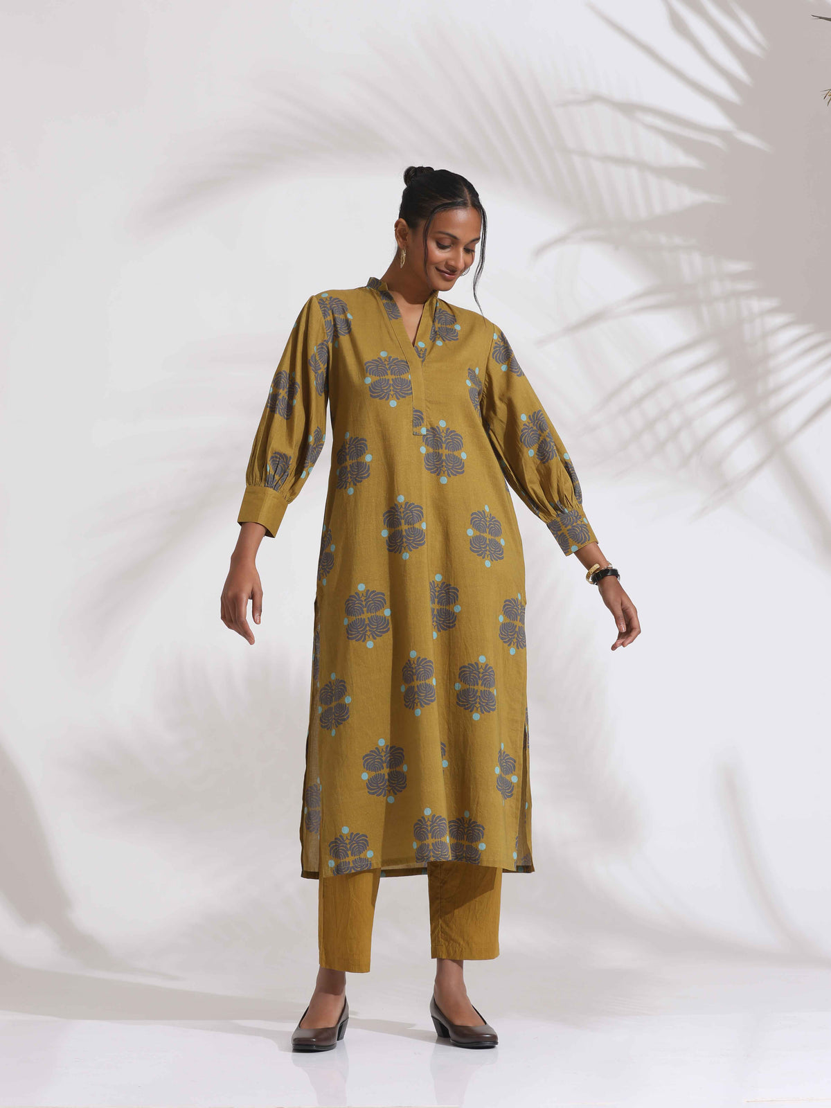 trueBrowns Green Cotton Print Straight Kurta Set | Grocsy