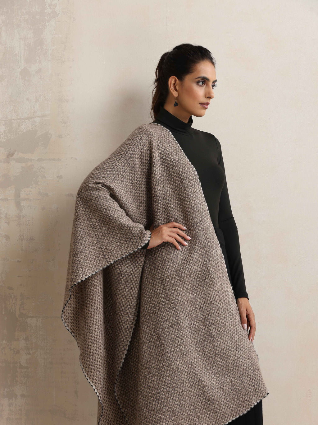trueBrowns Grey Check Woollen Stole | Grocsy