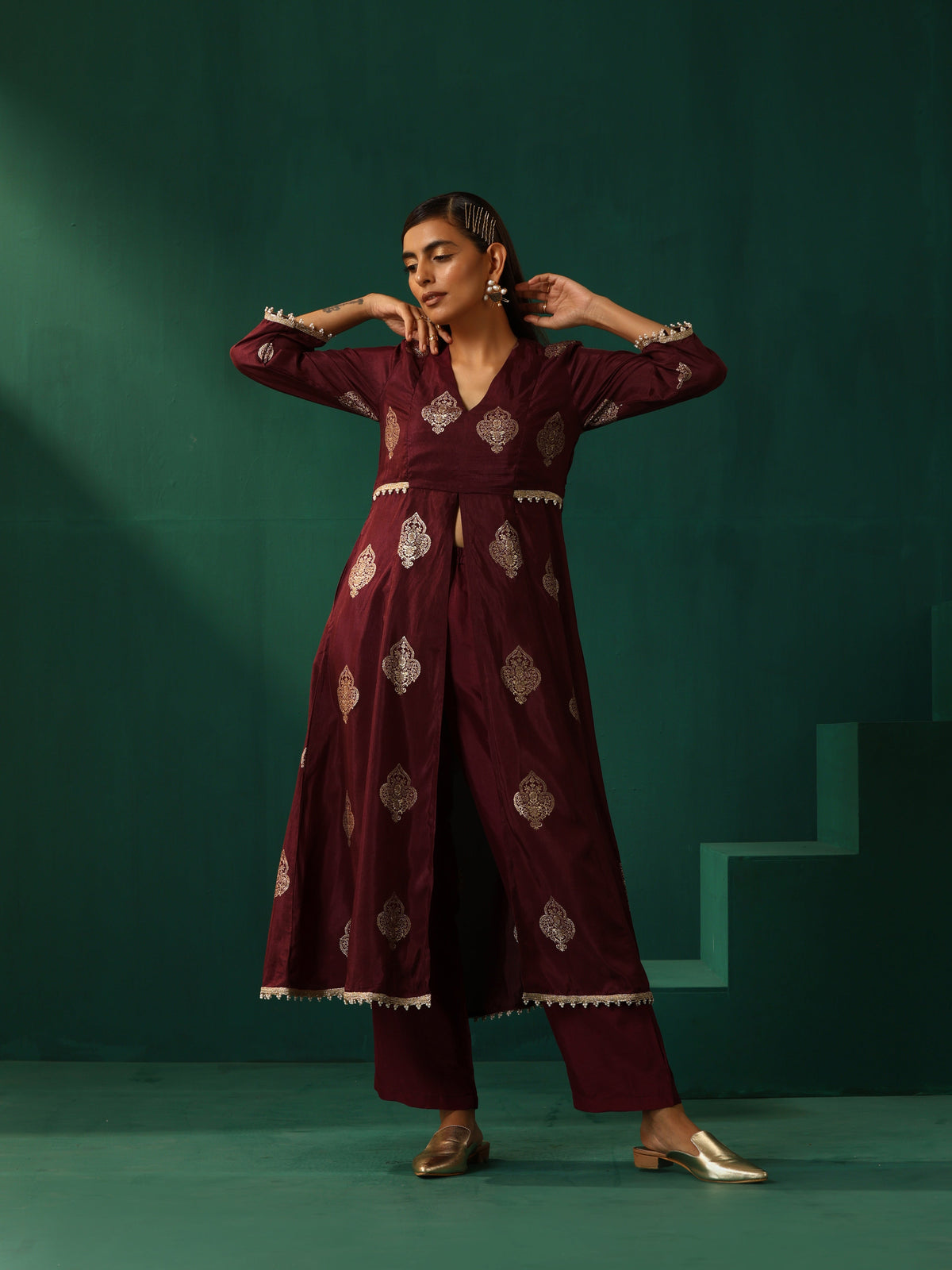 trueBrowns Wine Geometric Viscose Silk V-Neck Front Slit Kurta Pant Set | Grocsy