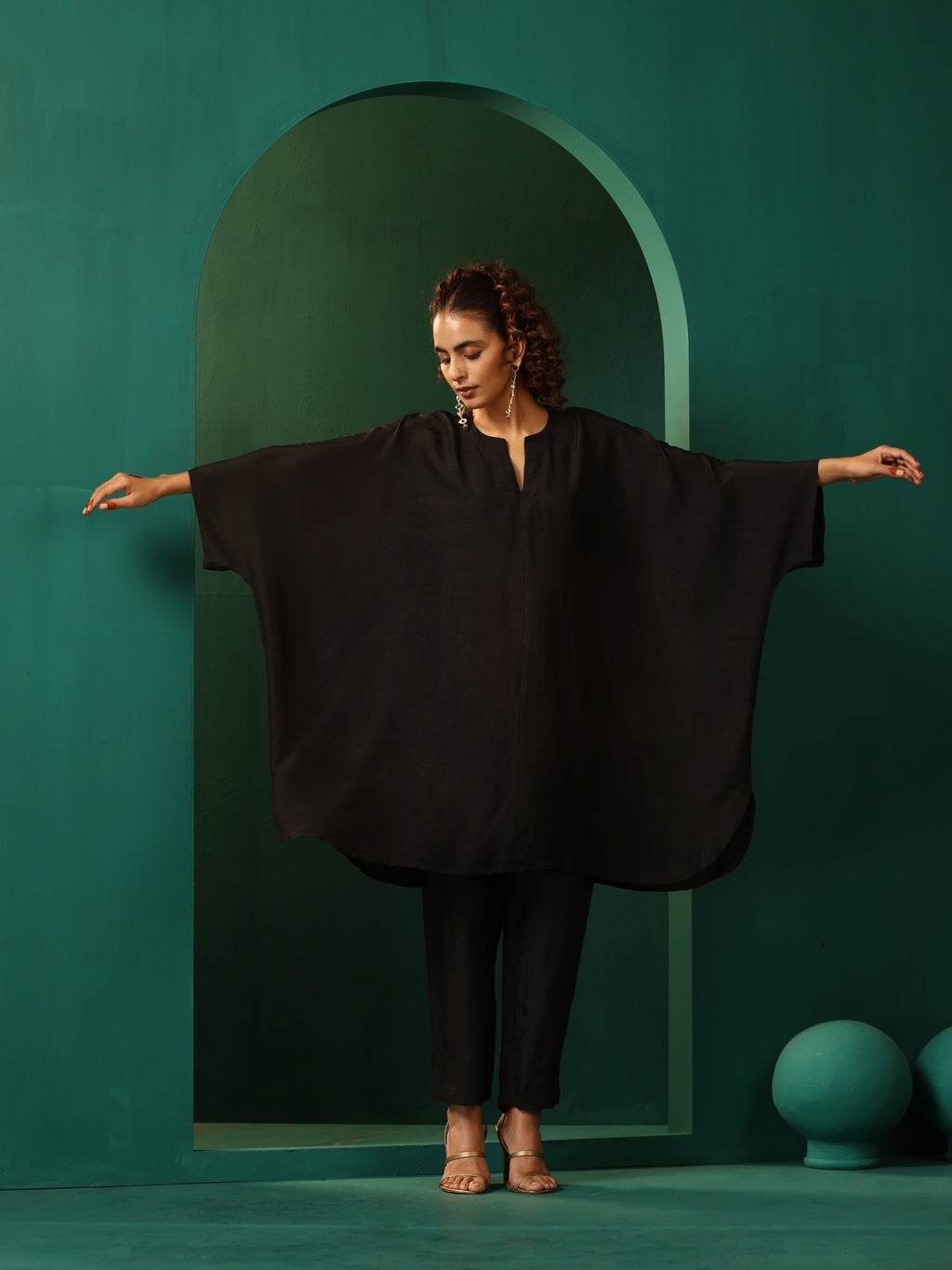 trueBrowns Black Silk Kaftan Pant Set | Grocsy