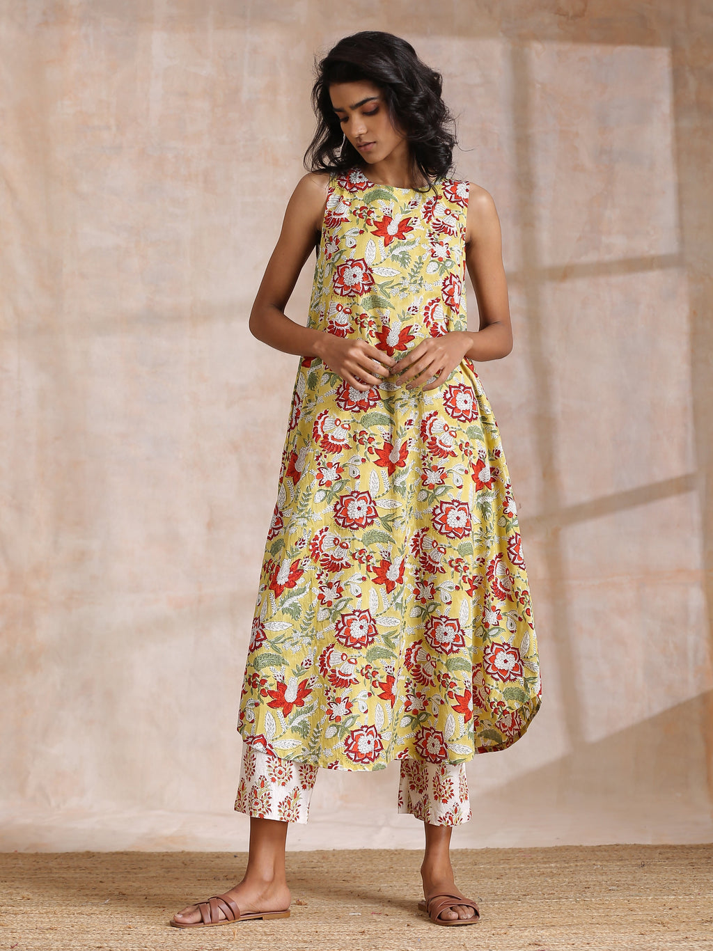 trueBrowns Yellow Overall Floral Block Print Cotton Sleeveless Kurta Pant Set | Grocsy