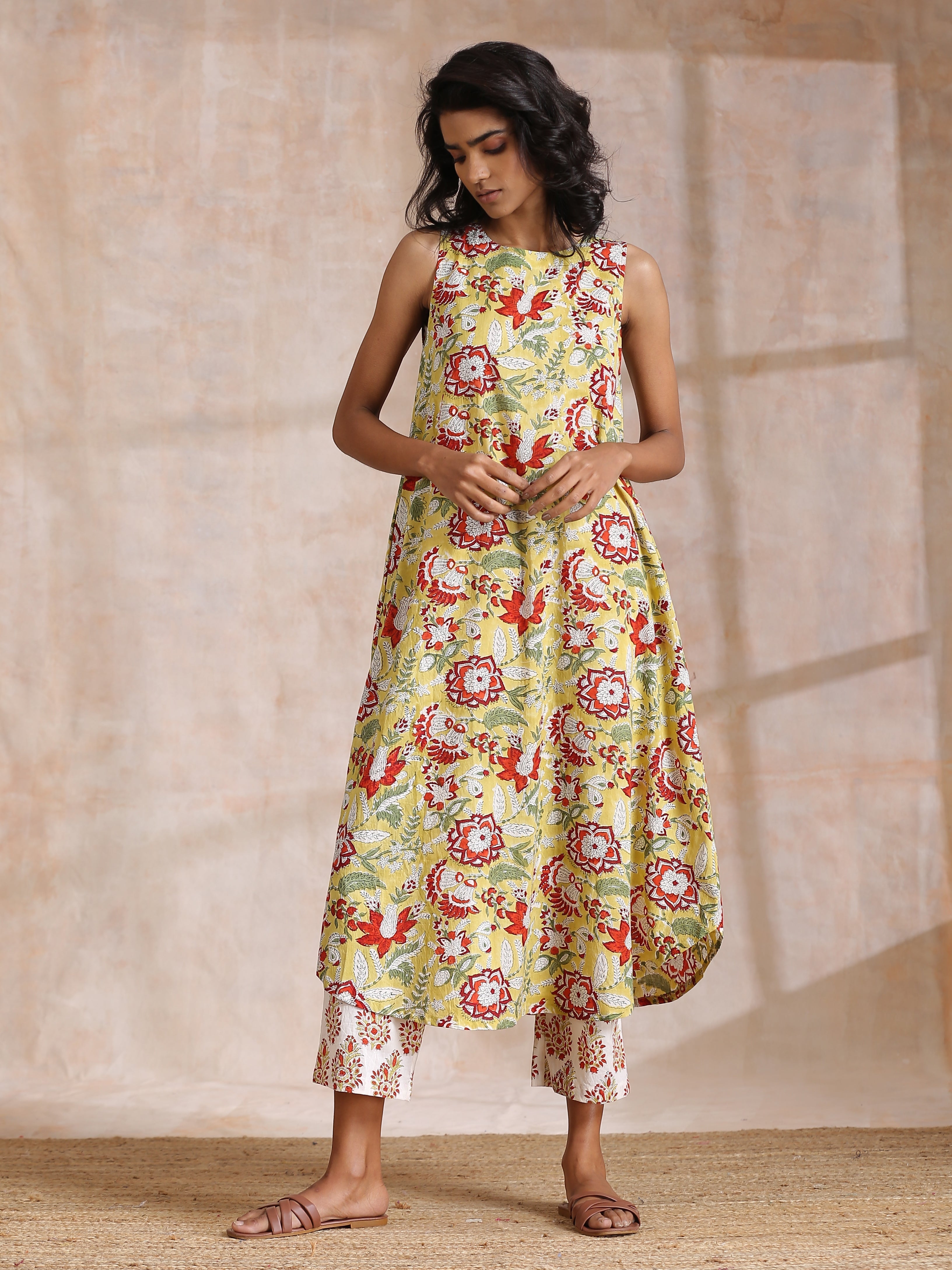 trueBrowns Yellow Overall Floral Block Print Cotton Sleeveless Kurta Pant Set | Grocsy