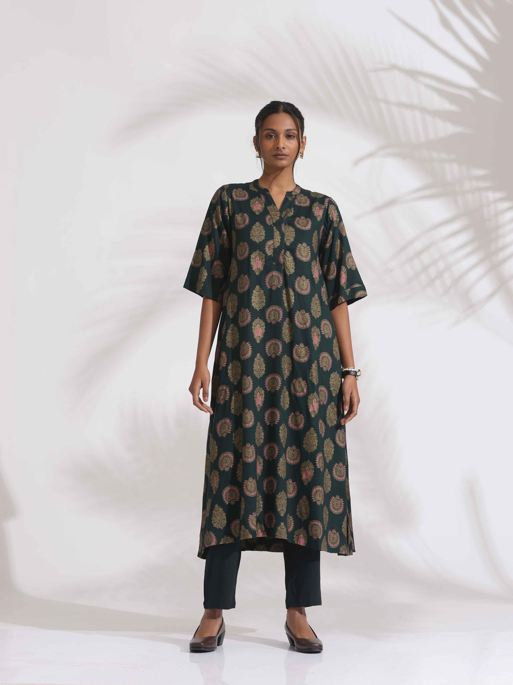 trueBrowns Green Foil Print Cotton Kurta Set | Grocsy