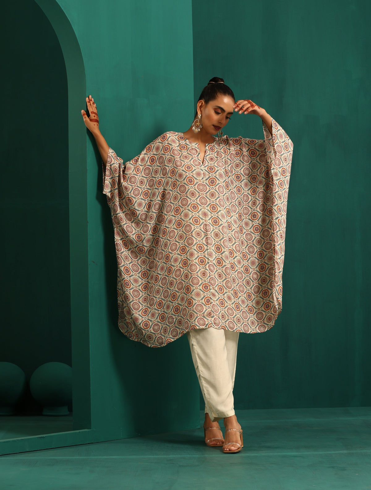 trueBrowns Off White Circle Floral Muslin Silk Printed Kaftan Pant Set | Grocsy