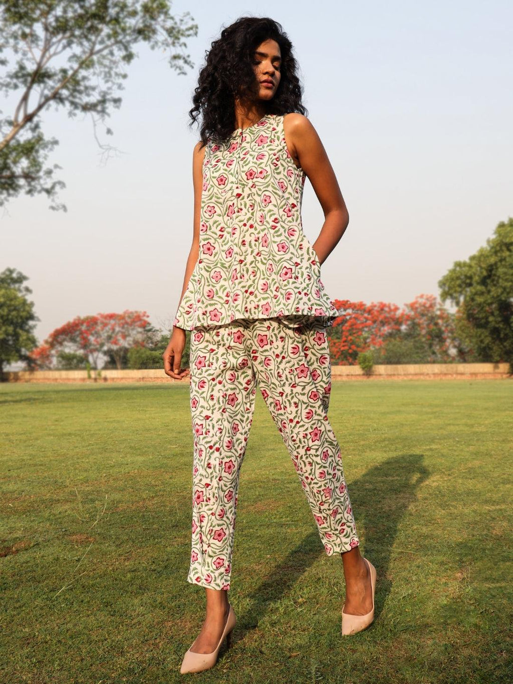 trueBrowns White Cotton Block Print Sleeveless Co-Ord set | Grocsy