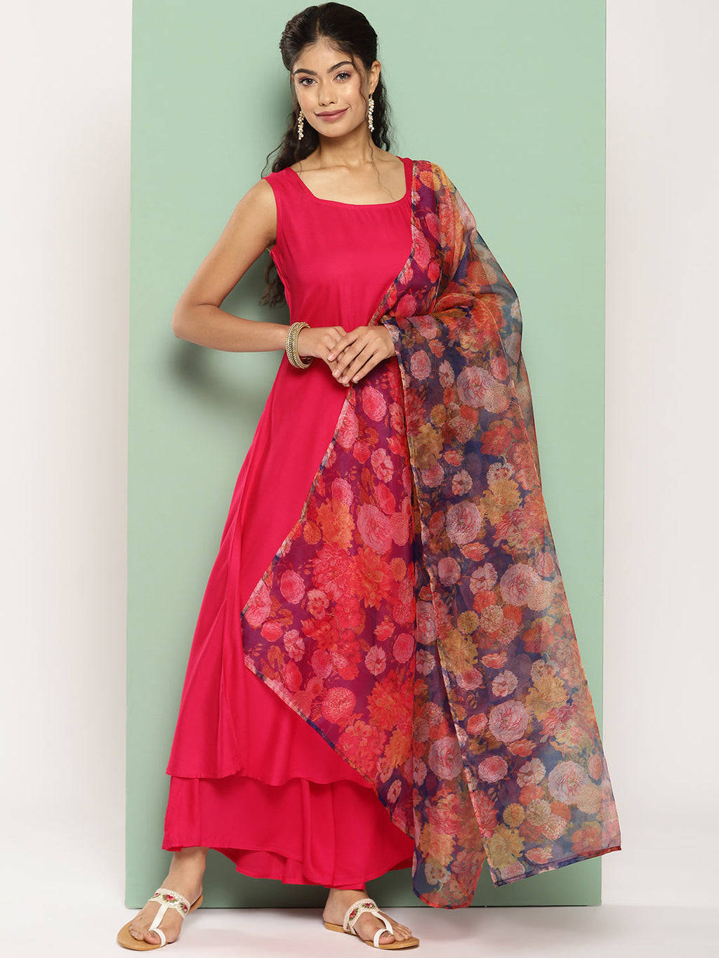 InWeave Women's Fuchsia Sleeveless Kurta Set W Navy Floral Or Dupatta | Grocsy
