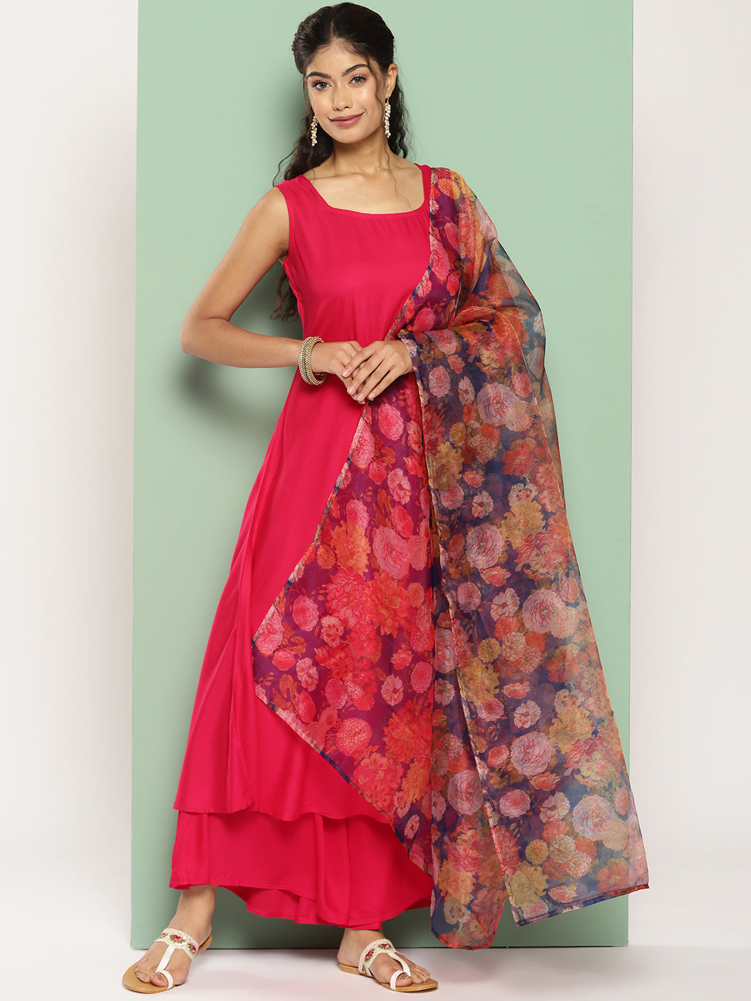InWeave Women's Fuchsia Sleeveless Kurta Set W Navy Floral Or Dupatta | Grocsy