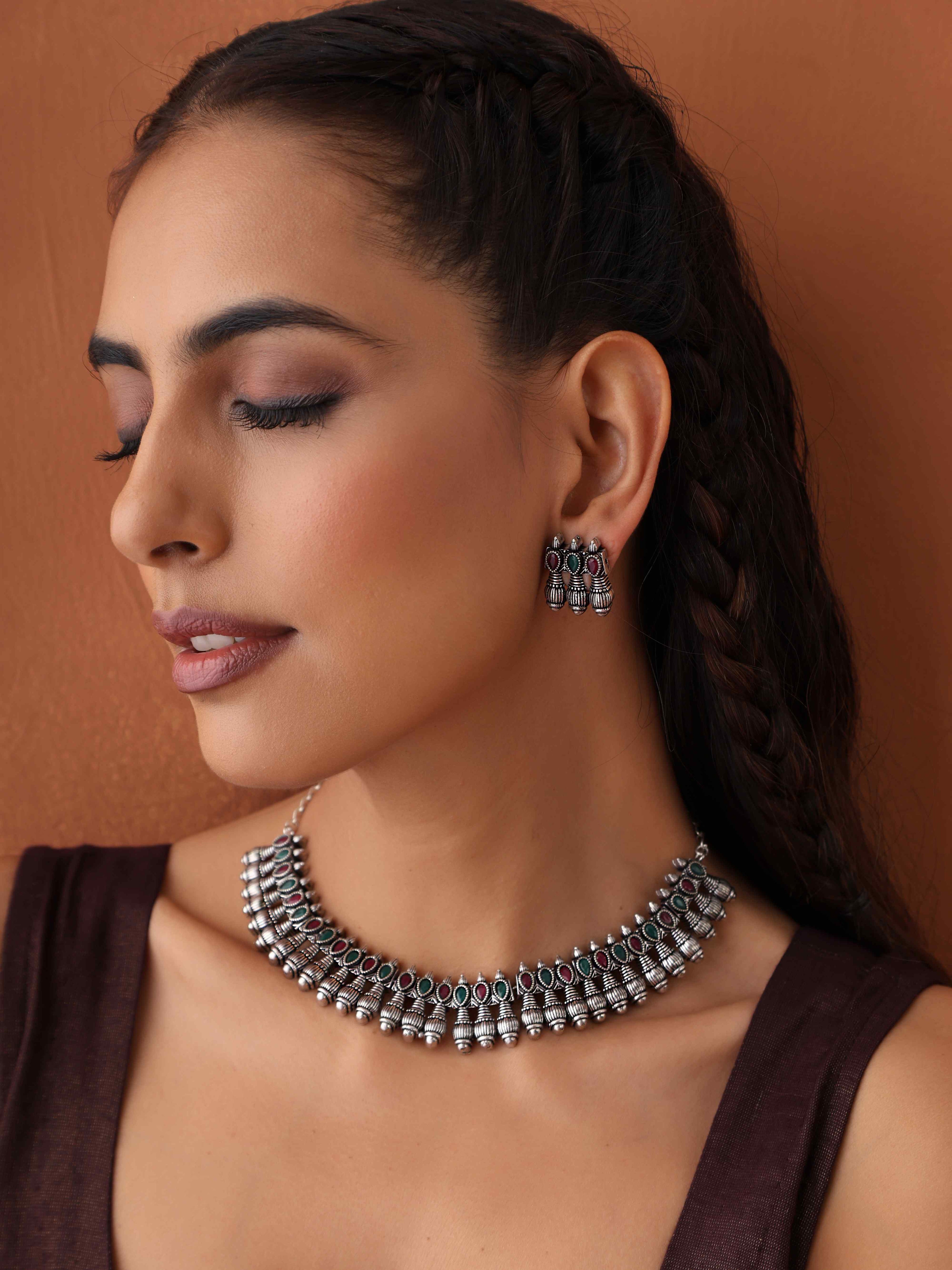 trueBrowns Silver Tone Necklace Set | Grocsy