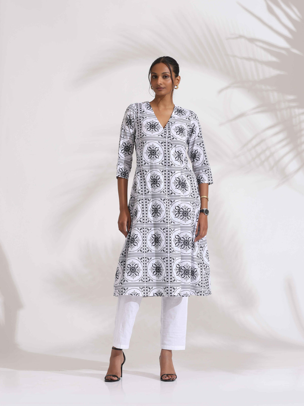 trueBrowns White Cotton Geometric Print Angrakha Kurta Set | Grocsy