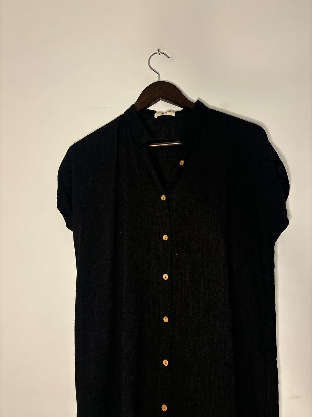 trueBrowns Black Slub Top | Grocsy