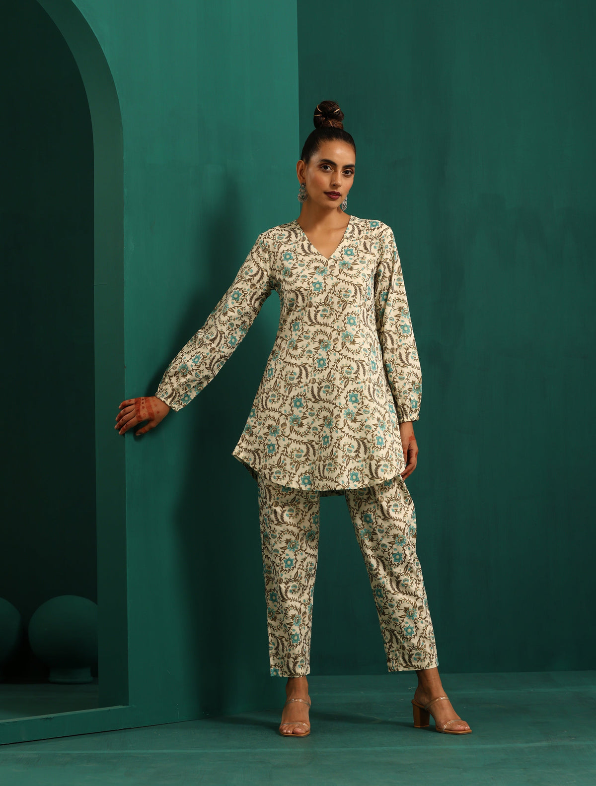 trueBrowns Teal Floral Cotton Printed Short Co-ord Set | Grocsy