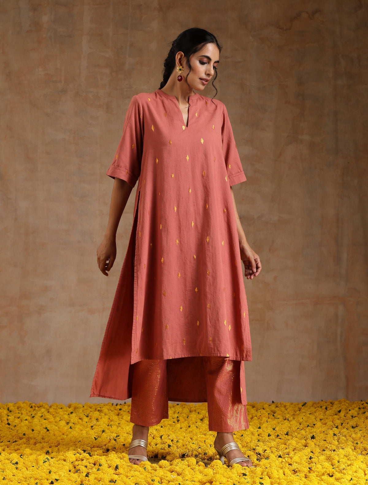 trueBrowns Blush Gold Cotton Relaxed High-Low Kurta Set | Grocsy